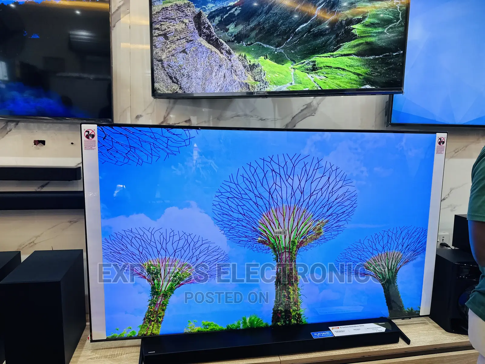Samsung UHD Smart Glossy Screen 65”Bu8000