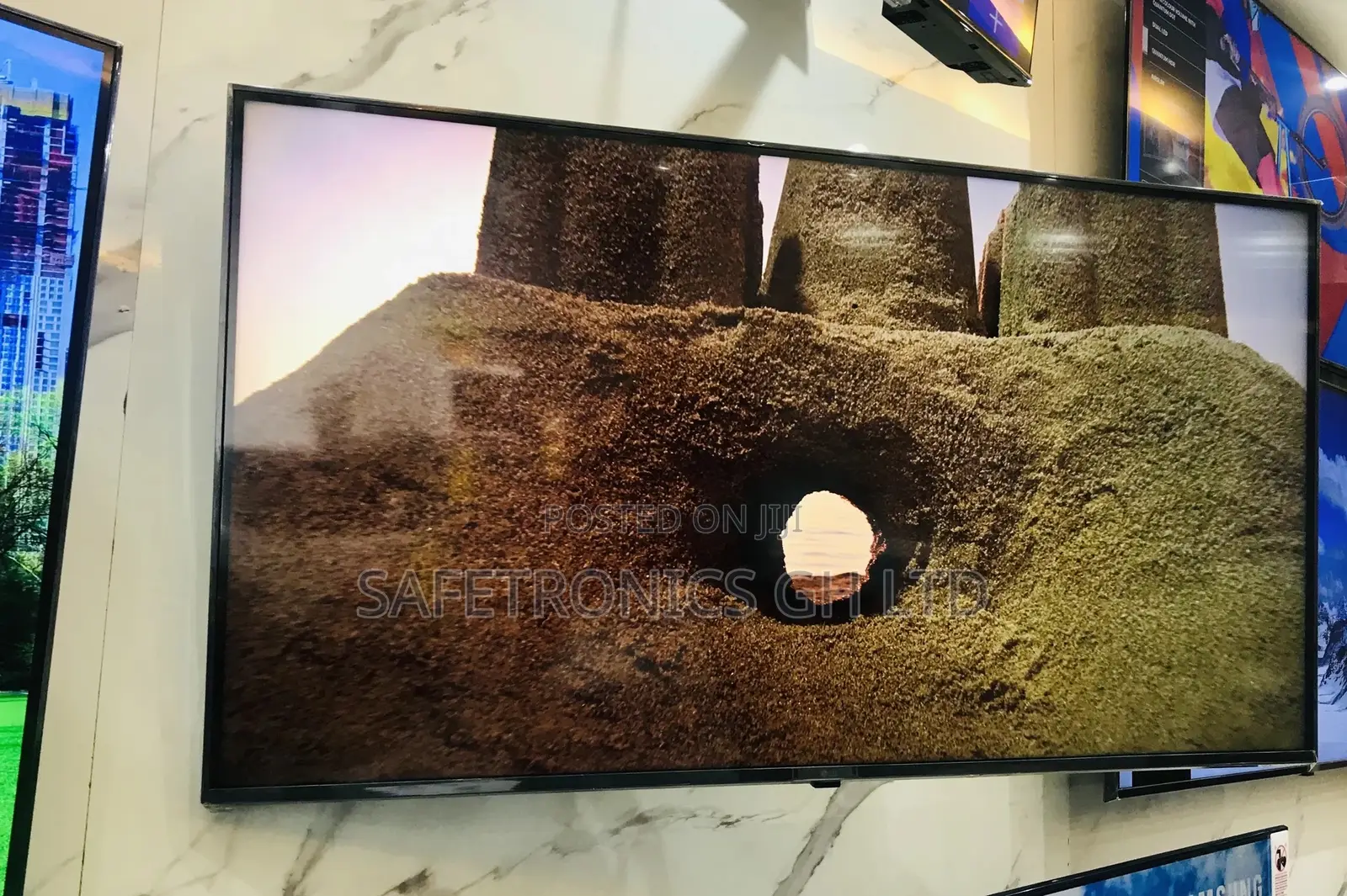 BU80 65 Inches Glossy LED Samsung UHD Crystal Smart Tv