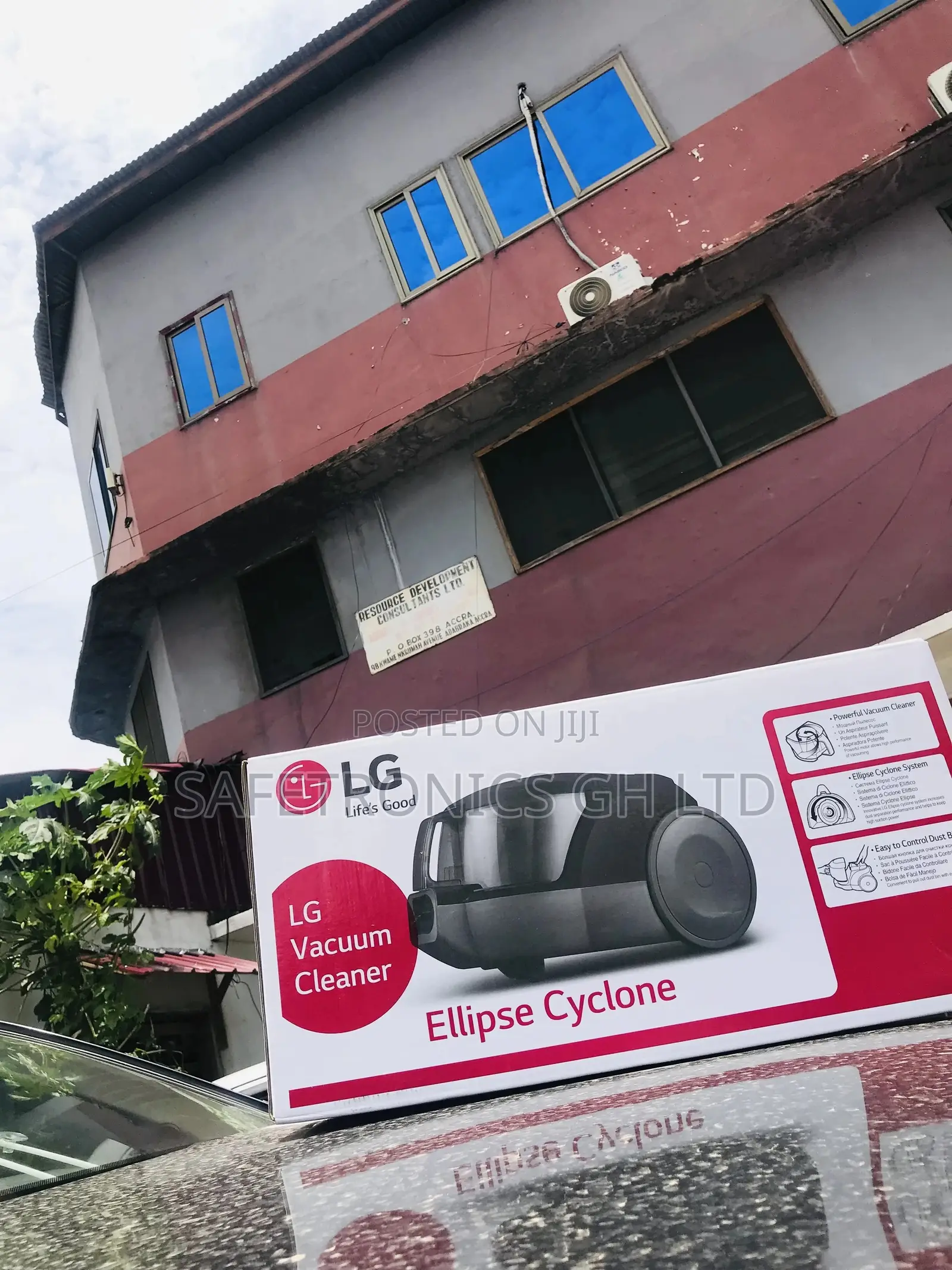 Original Lg Electric Red/White Vacuum Cleaner 2000W