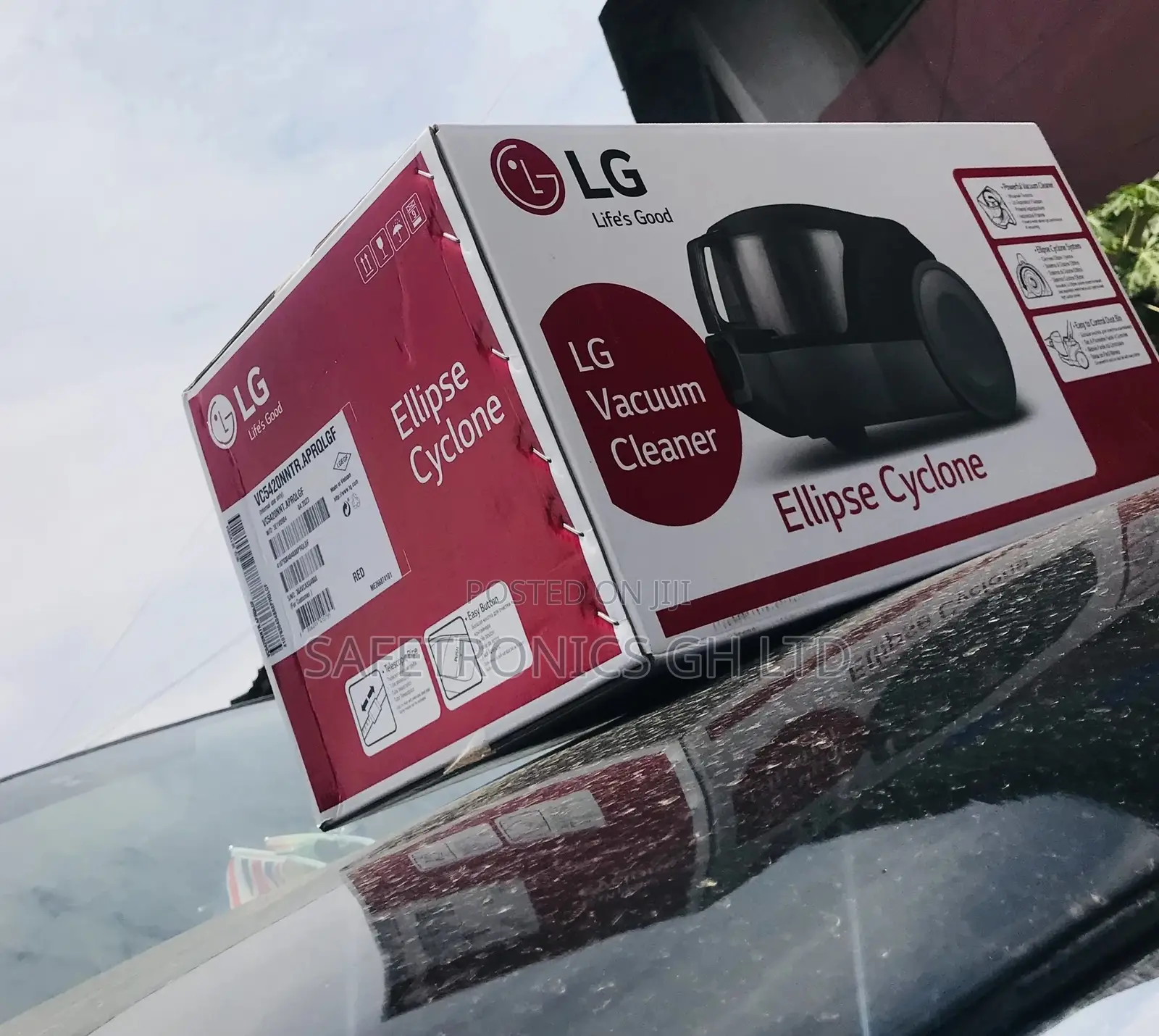 Lg 2000W Electric Red/White Vacuum Cleaner