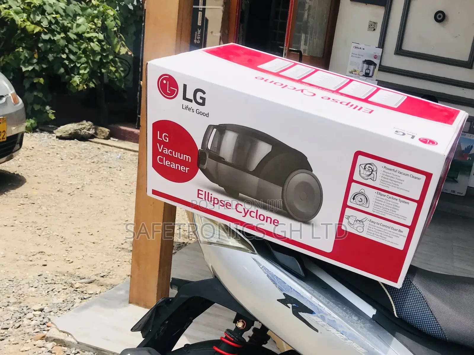 Durable New  Electric Red/White Vacuum Cleaner Lg 2000W
