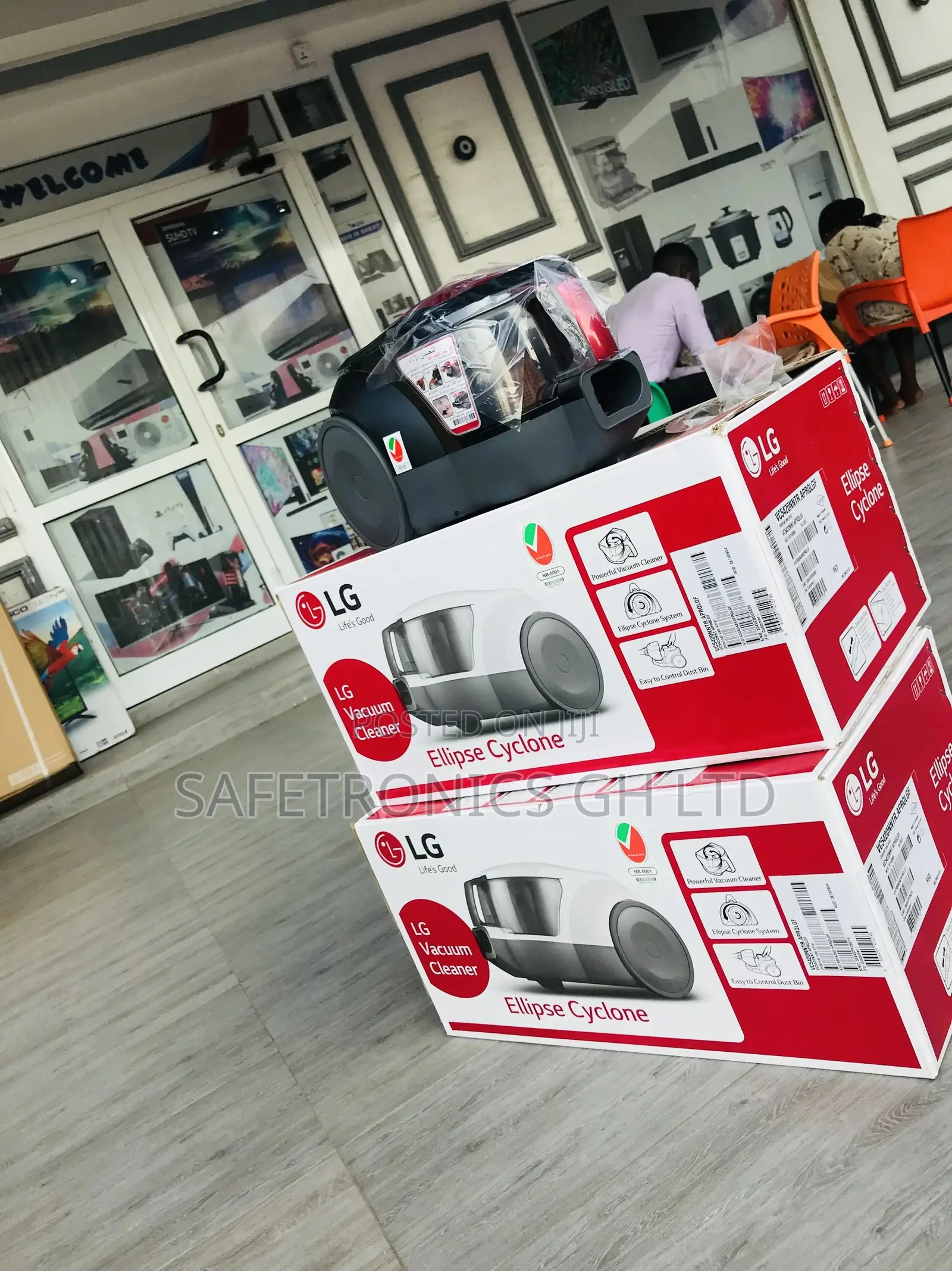 Get Quality LG 2000W Vacuum Cleaner White/Red 