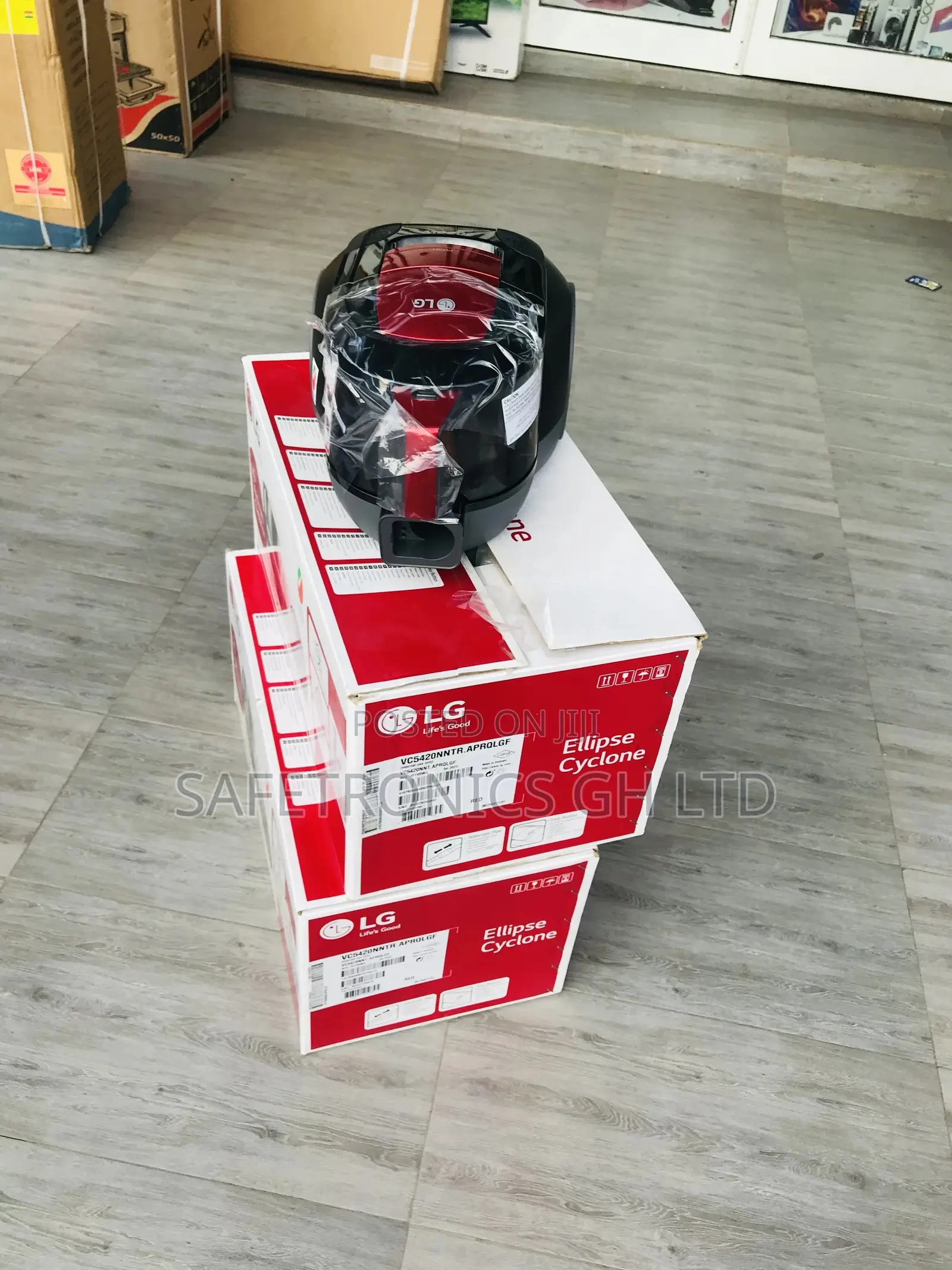 Brand New Electric VC5420NNTR  Lg 2000W Vacuum Cleaner