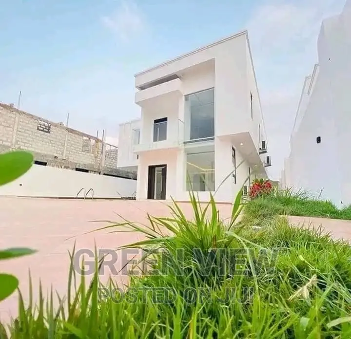 4bdrm Duplex in East Legon for sale