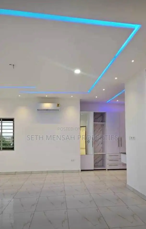 5bdrm House in Ashaley Botwe for sale