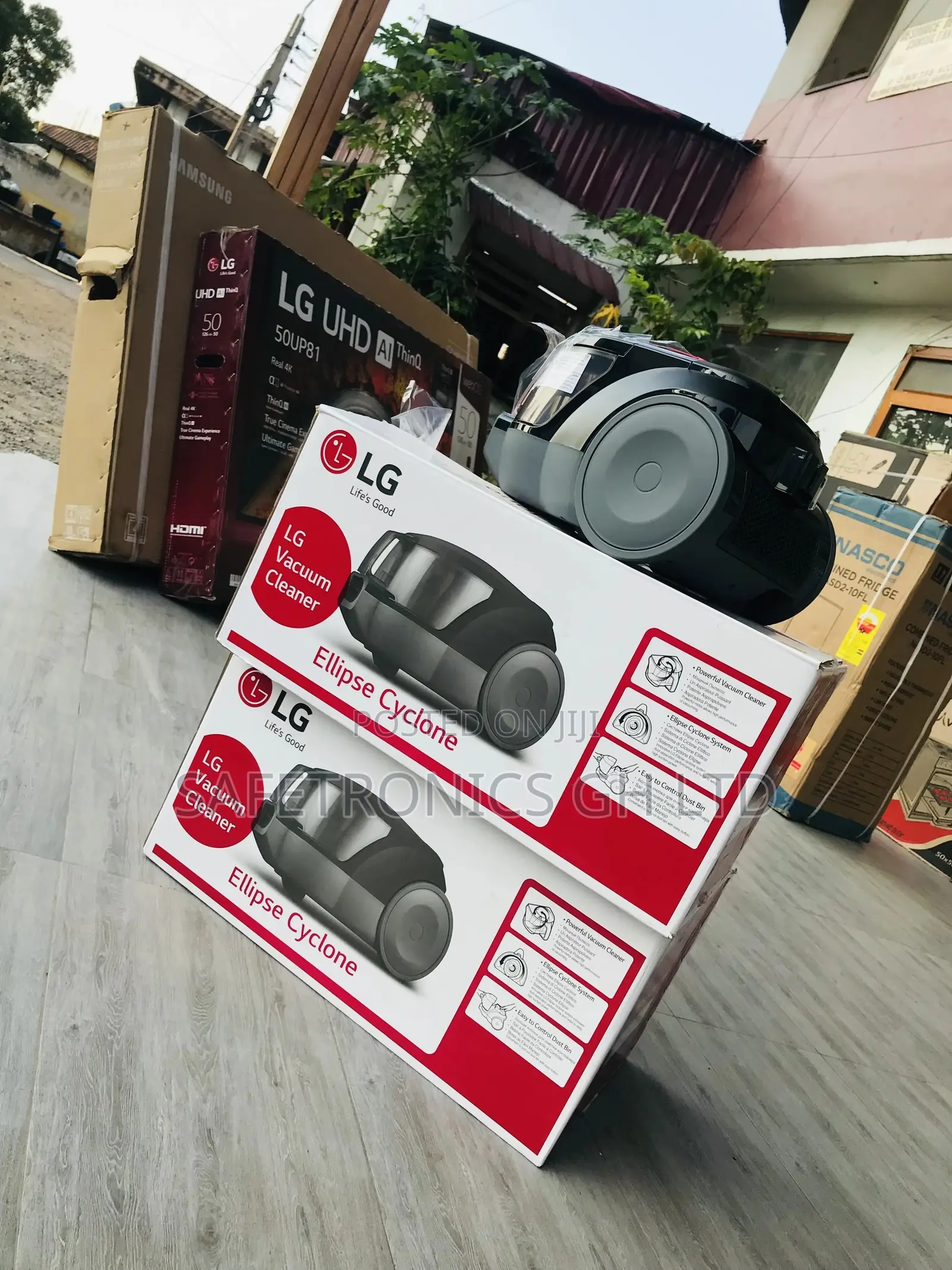 Perfect Lg VC5420NNTR Red/White 2000W Vacuum Cleaner
