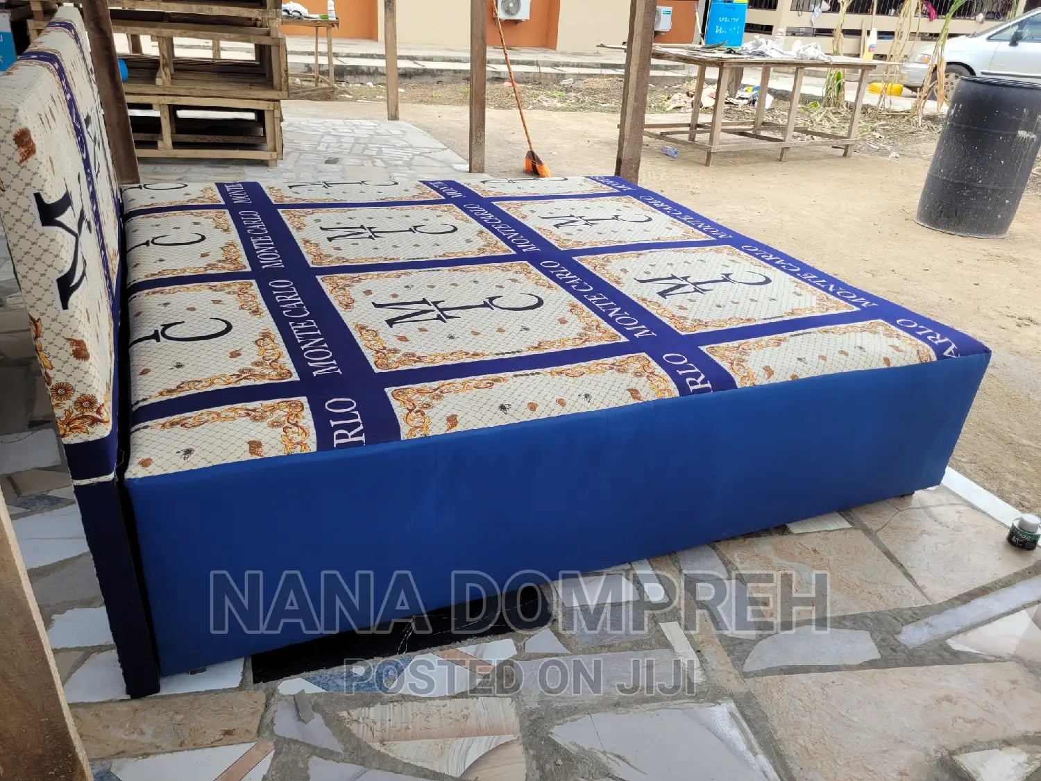Inbuilt Queen Size Bed