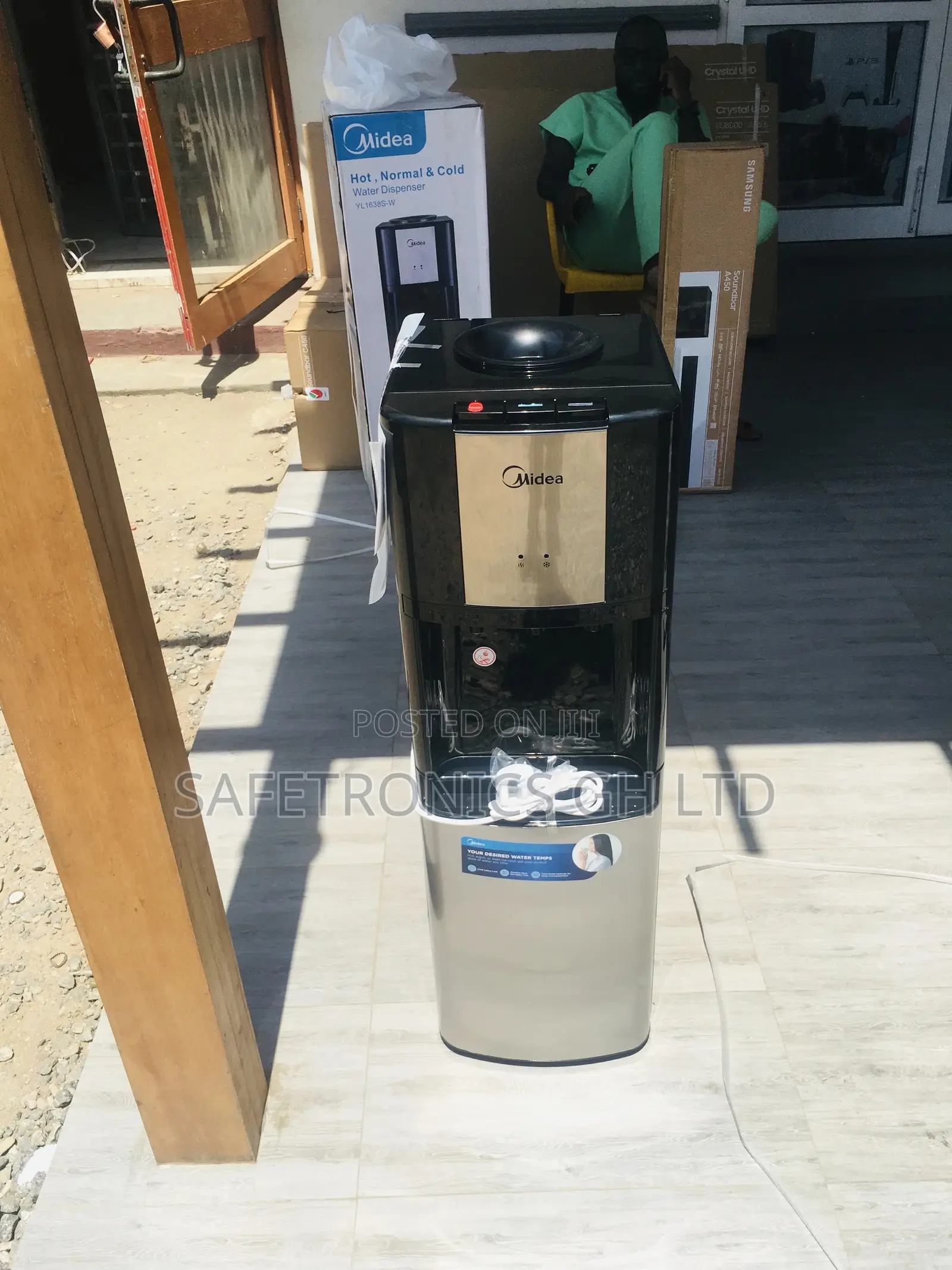 Fresh in Box Hot/Cold Water Dispenser Black/Sliver Midea