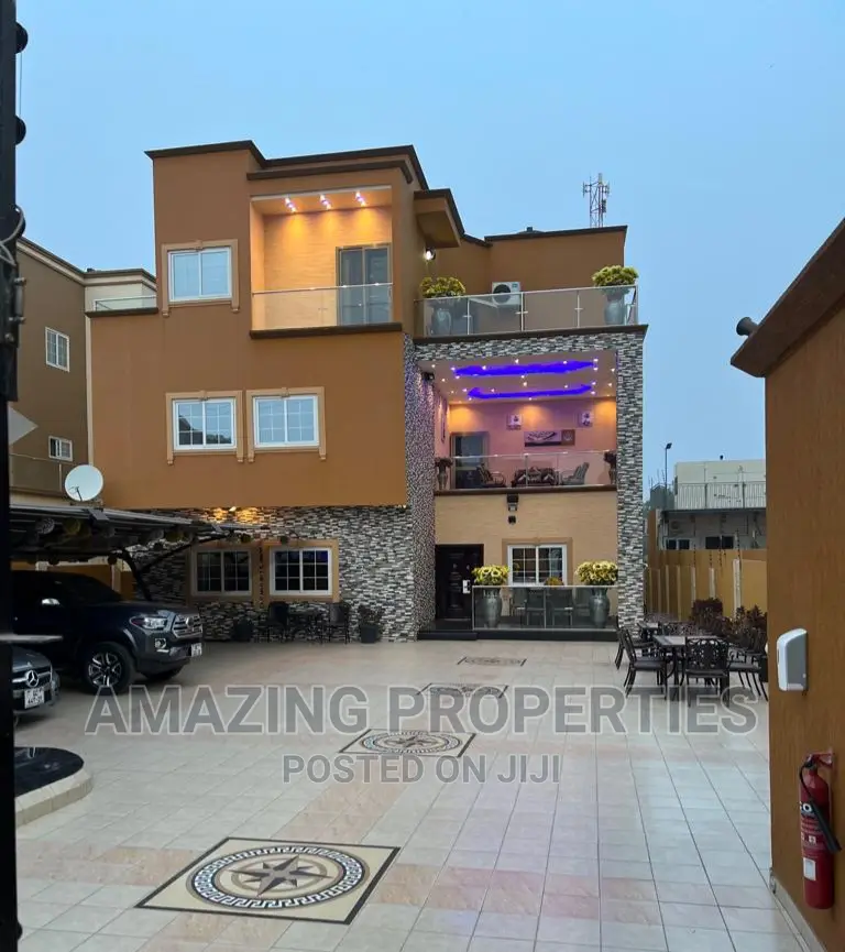 5bdrm House in East Legon for sale