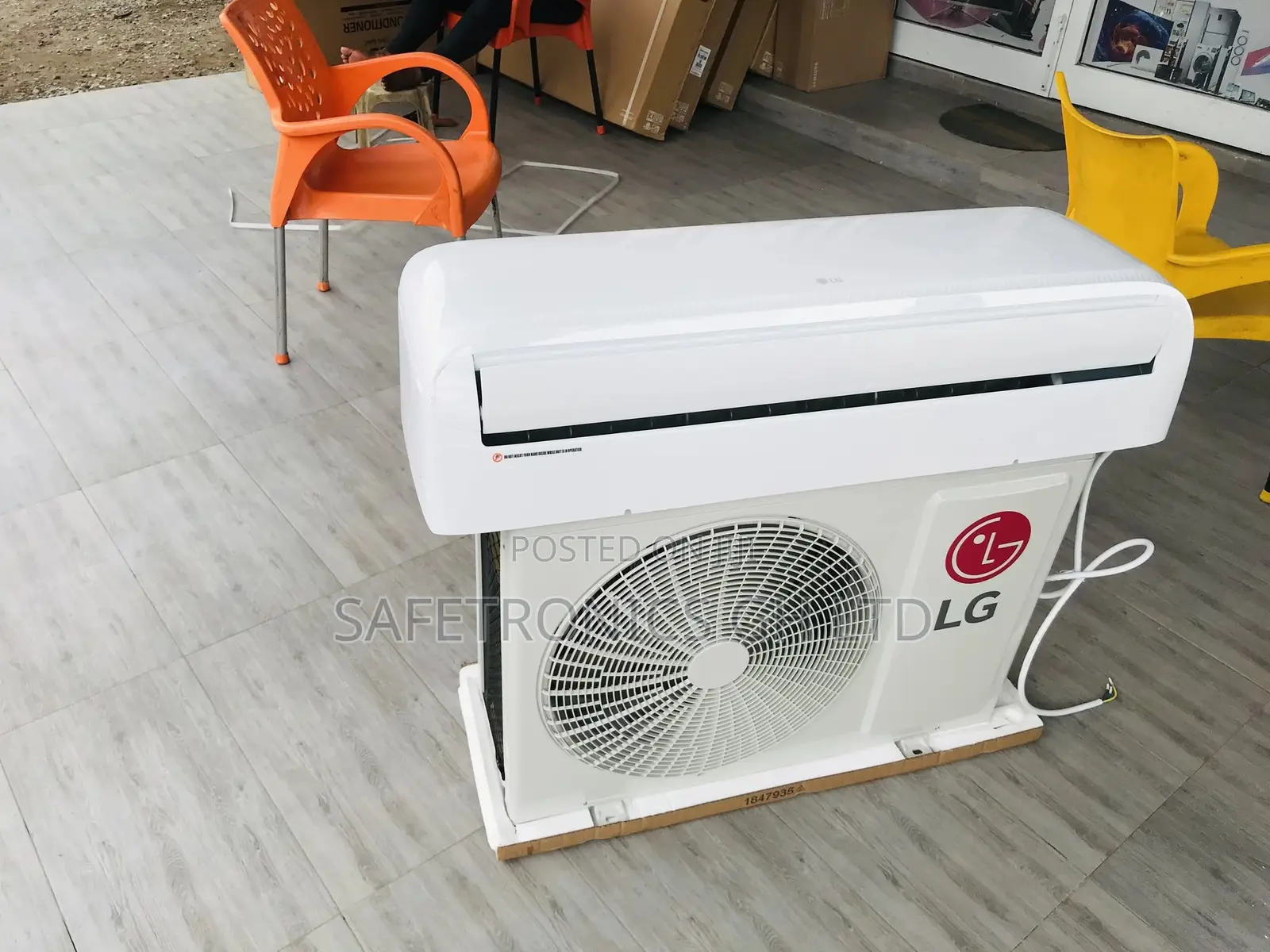 Neatly Sealed Lg 2.0hp Split R410 Gas Airconditioner White