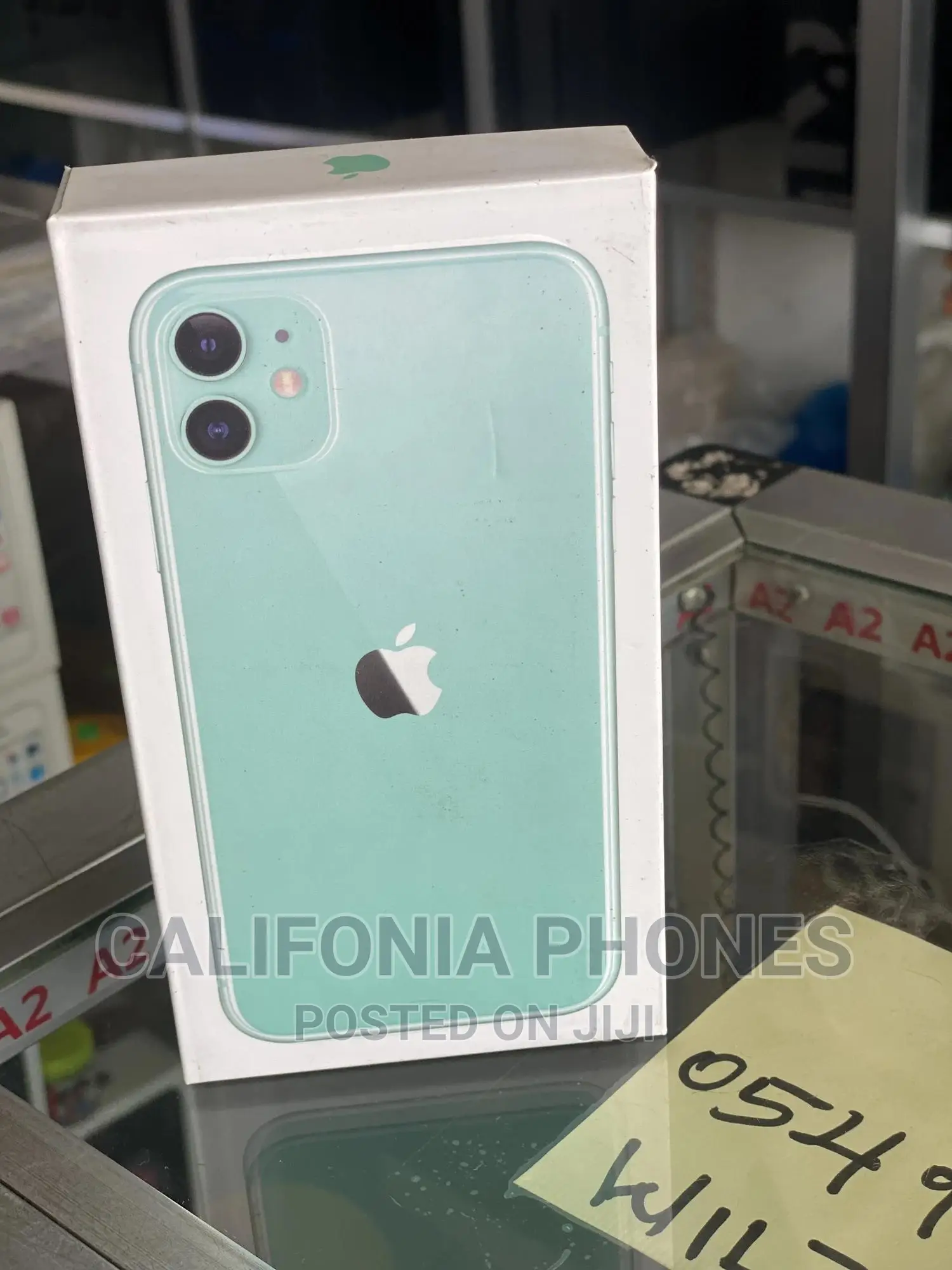 New Apple iPhone 11 64 GB Green