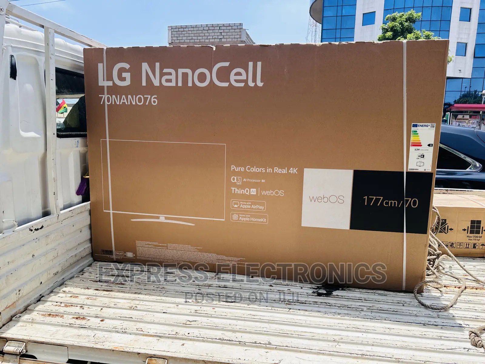 Elegant Design LG UHD Smart Nanocell 70”Nano76 Tv