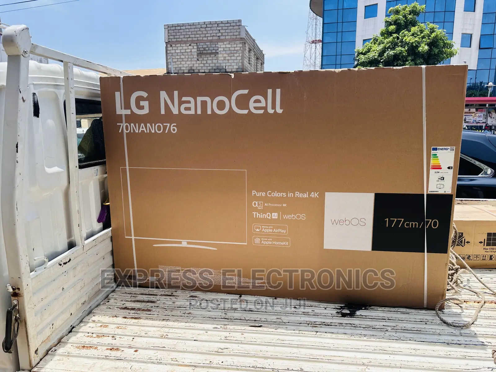 Elegant Design LG UHD Smart Nanocell 70”Nano76 Tv