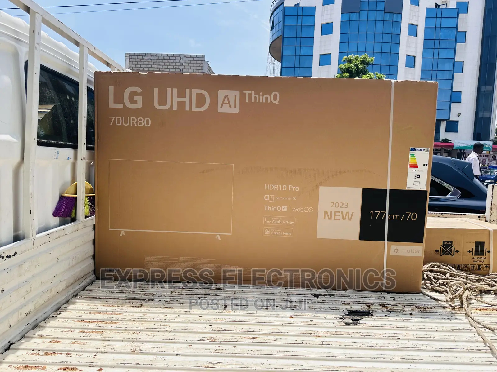 Get the Best View UHD Smart LG 70”Ur8000