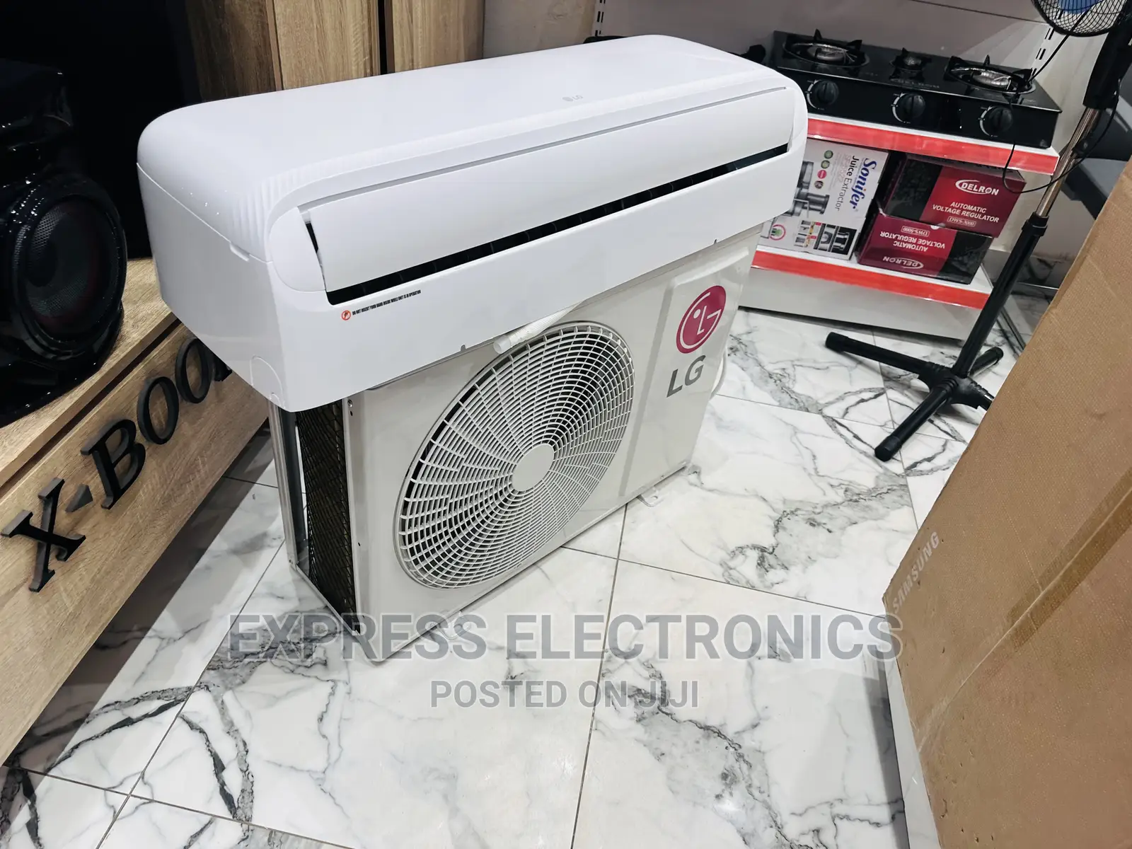 On the LG Split R410 Gas 2hp AC White