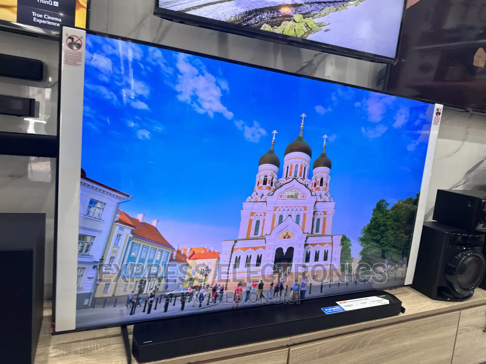 Fine Tune Colors Samsung UHD Smart LED 65”Bu8000