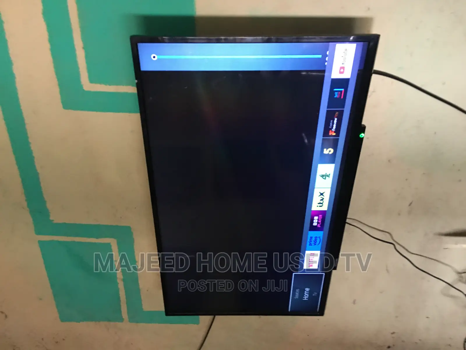 43inches TOSHIBA Digital Satellite Smart Tv