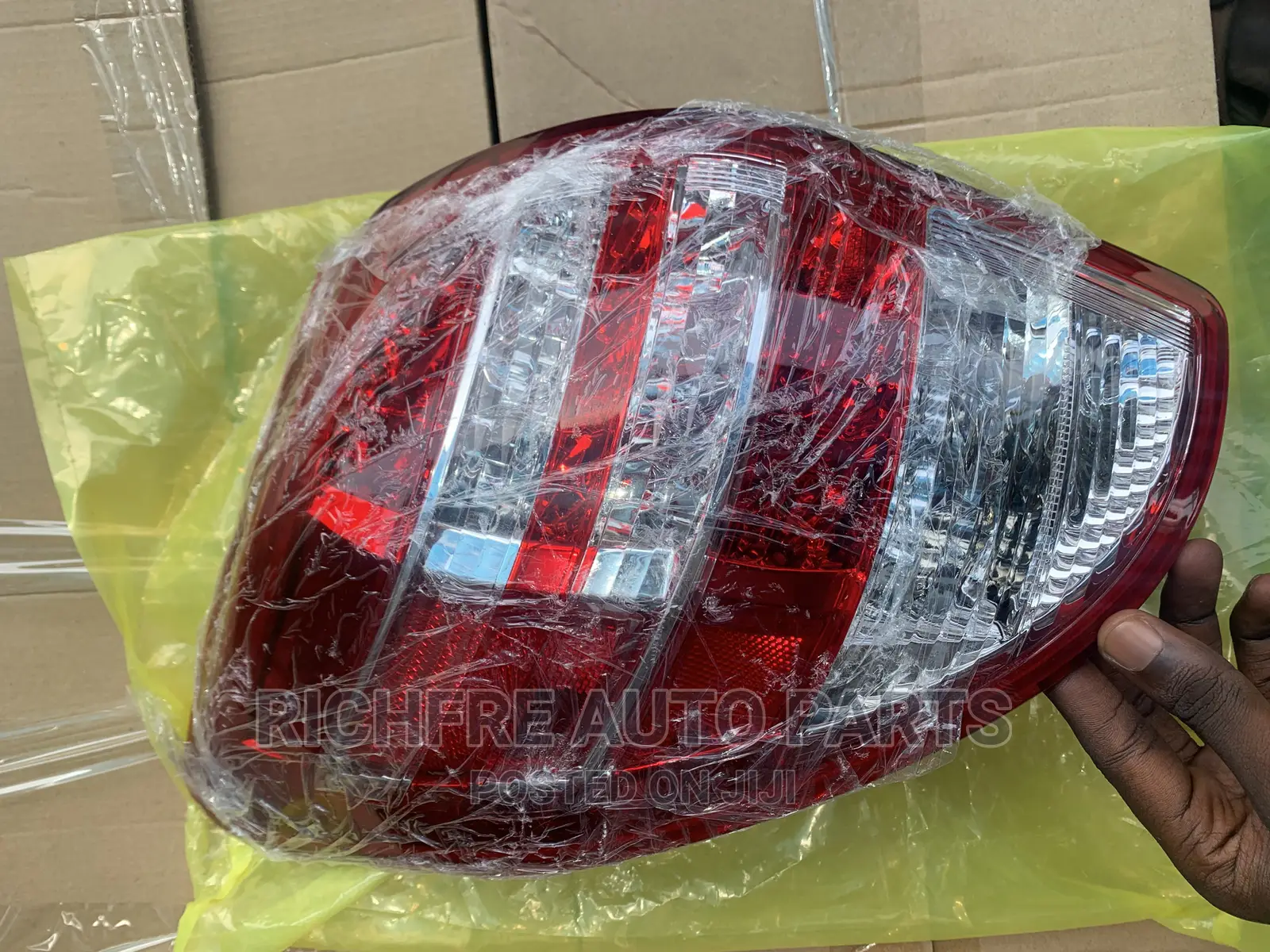 Toyota RAV 4 2010-2012 Tail Light