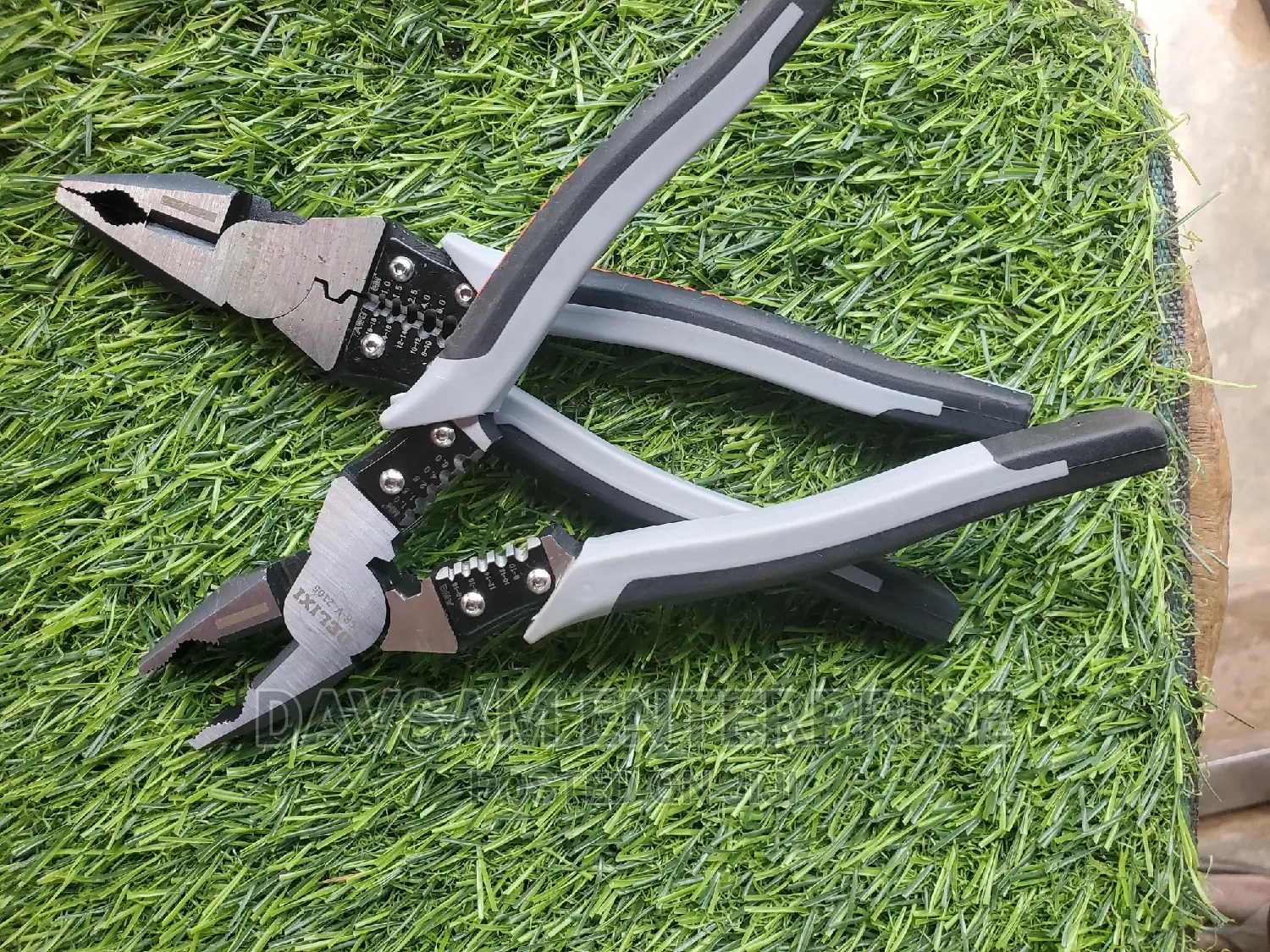 Special Pliers 9 Inches