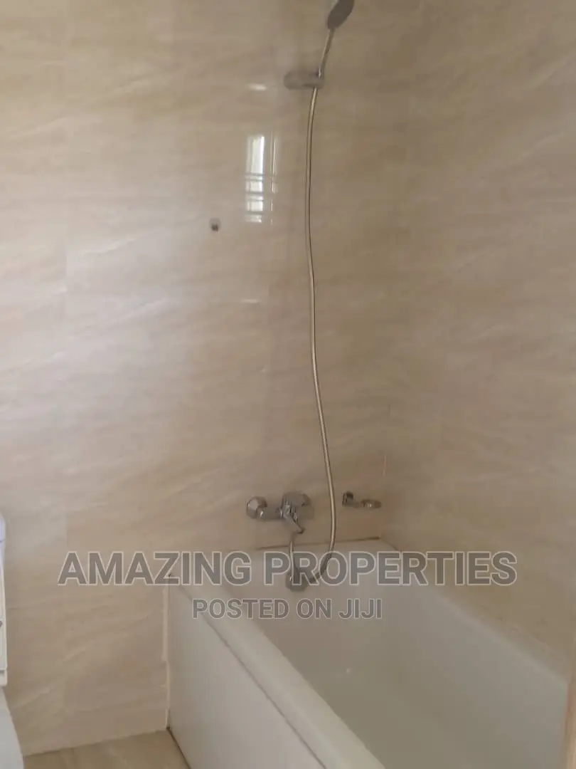 4bdrm House in Airport Residential Area for rent