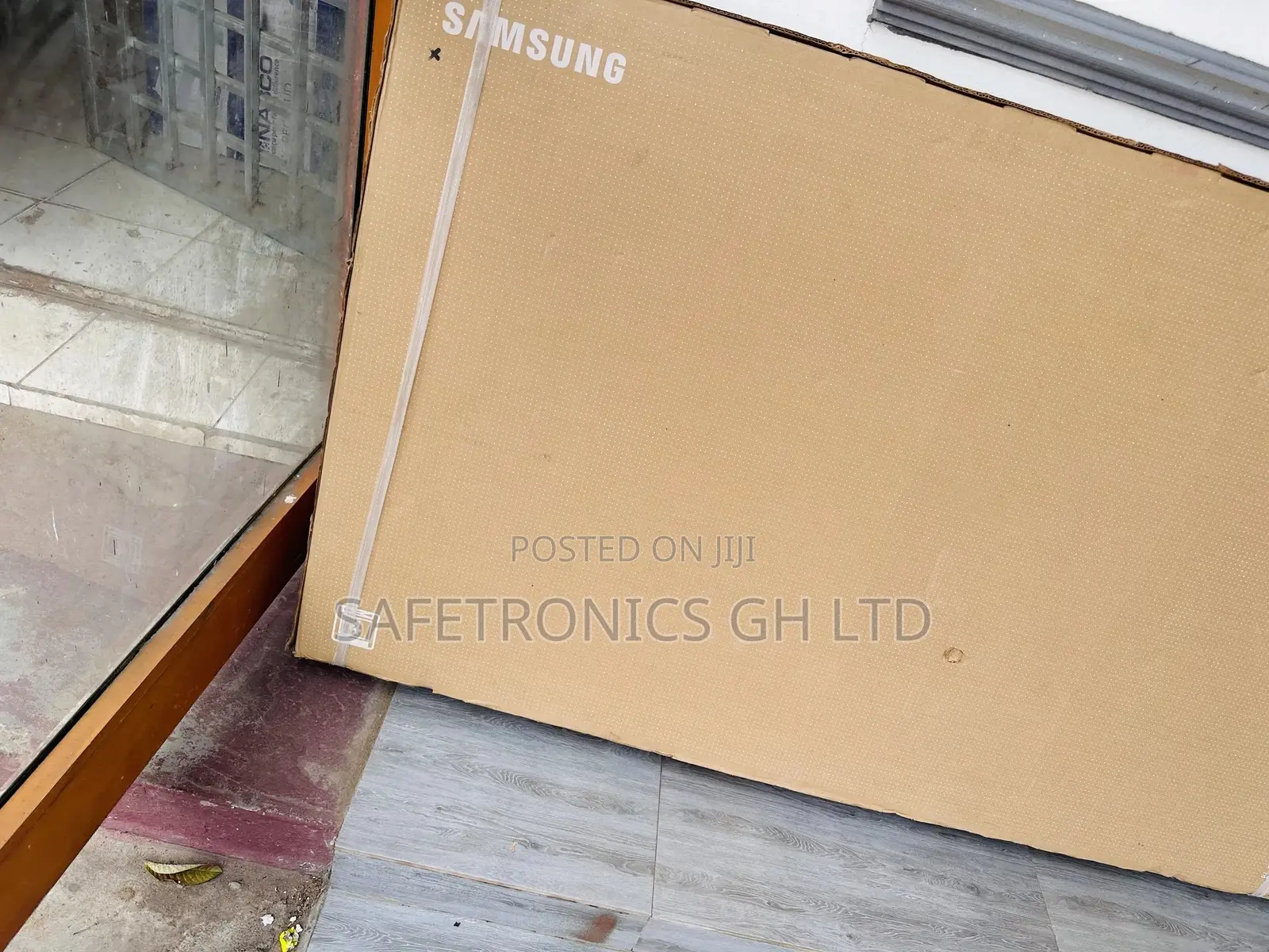 UHD Crystal 65 Inches Glossy LED Samsung BU80 Smart UHD