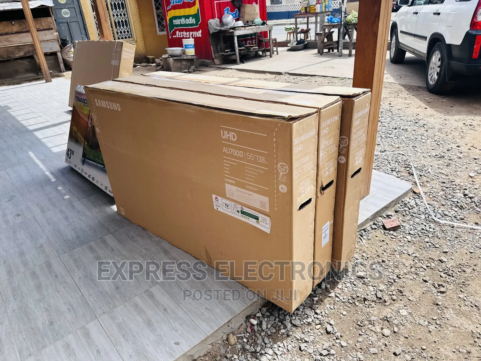 Elevate Your Viewing Experience UHD Smart Samsung 55”Au71