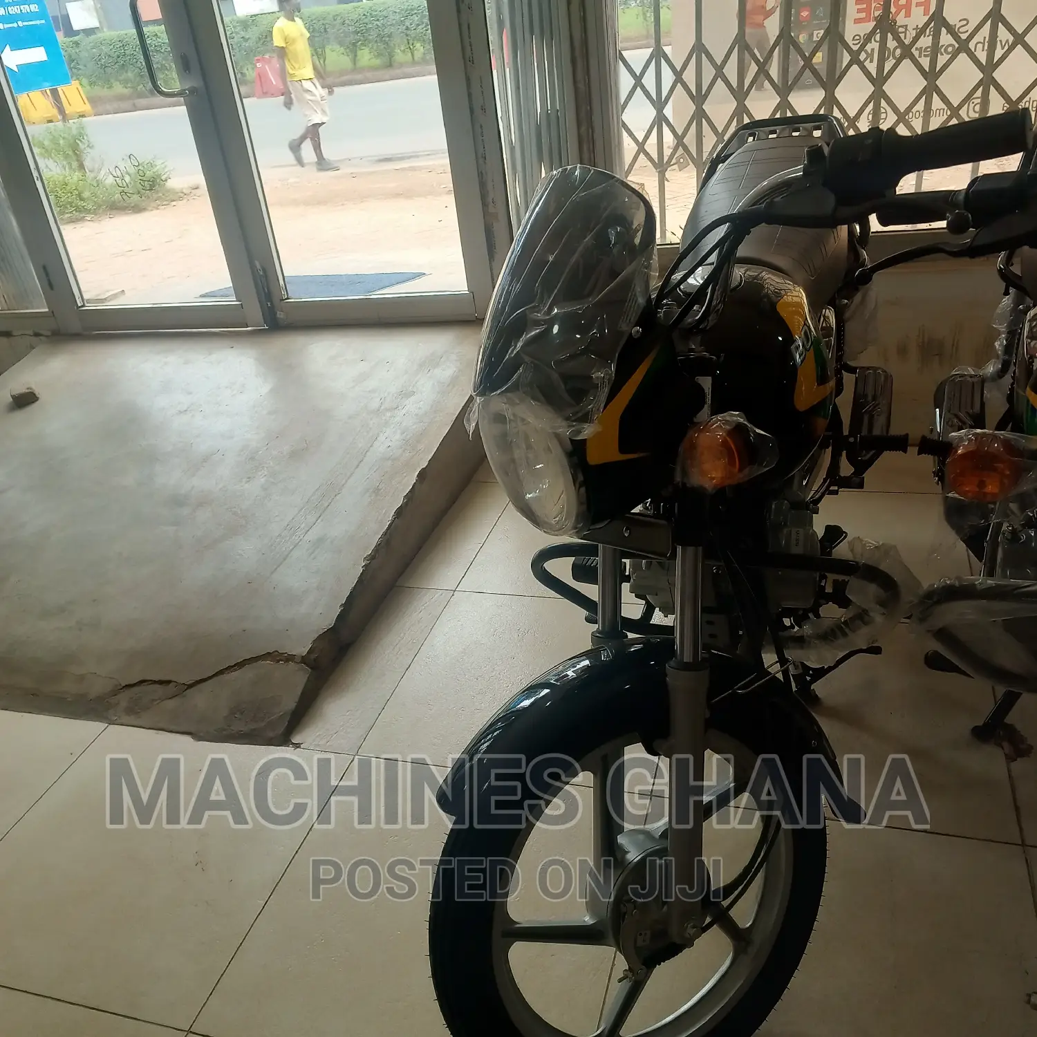 New Bajaj Boxer 125 2023 Black