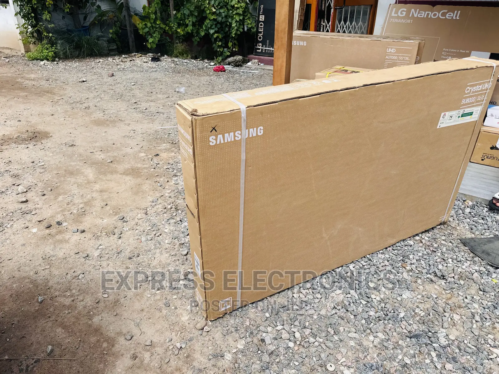 Experience Brilliant 65”Bu8000 UHD Smart Samsung Tv 
