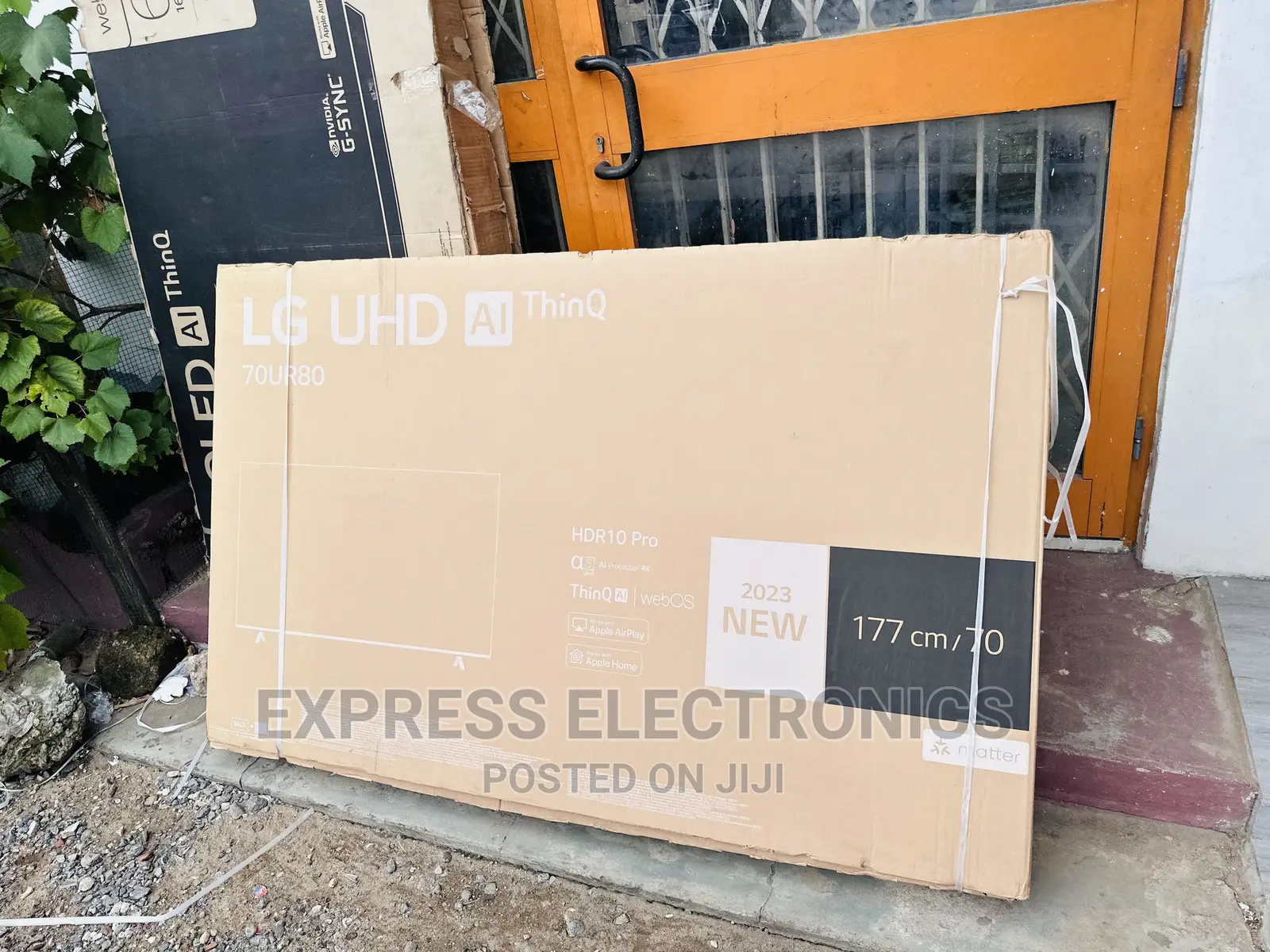 Treu Cinema  UHD Smart Glossy Lg 70”UR80003
