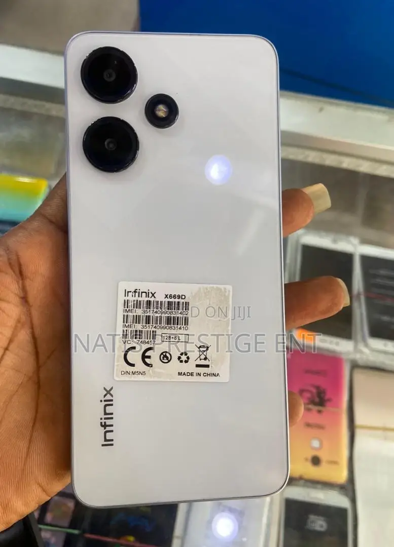 Infinix Hot 30i 128 GB Silver