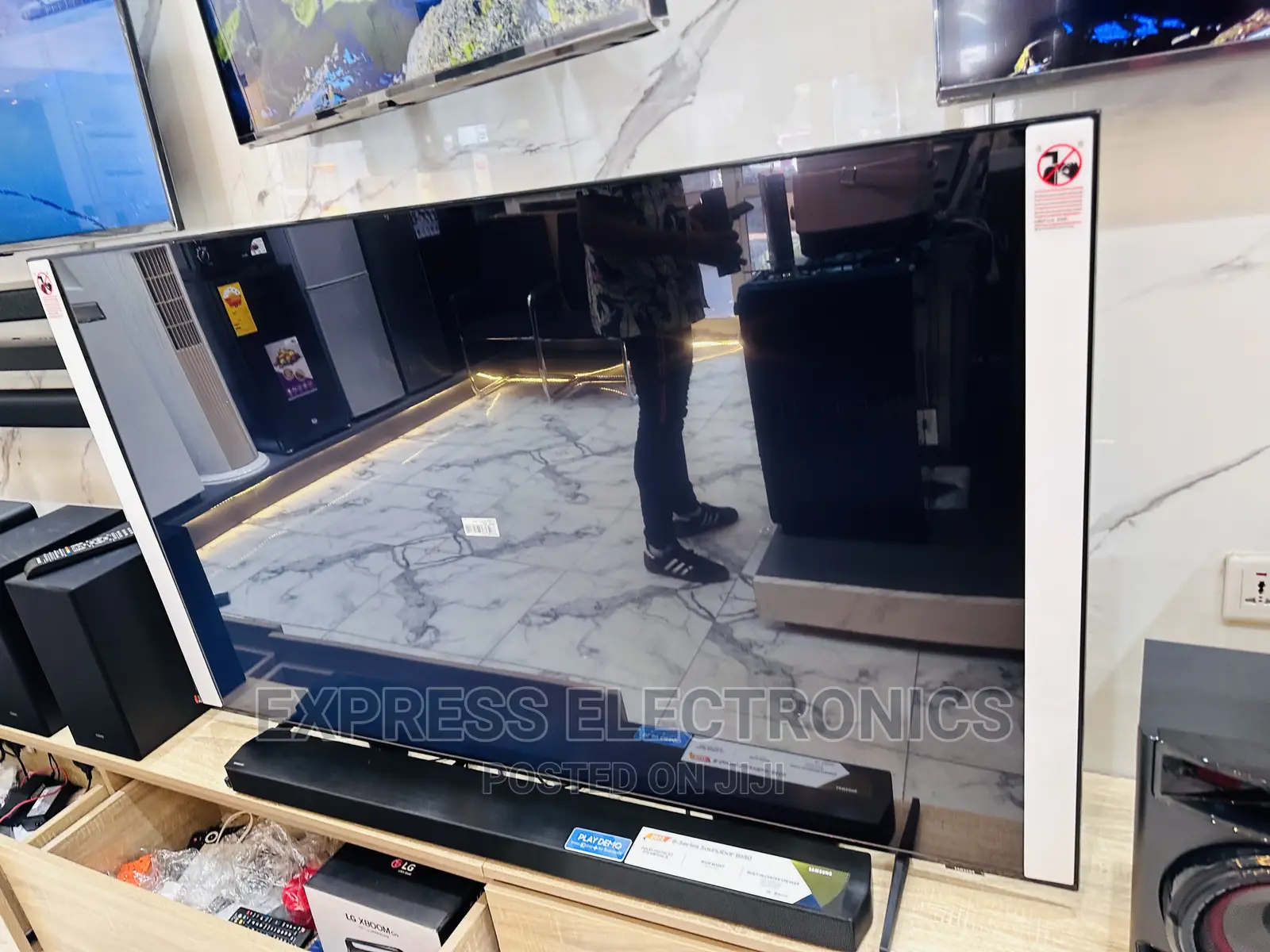 Unleash the Power With 75”Cu7172 UHD Smart Samsung Tv 