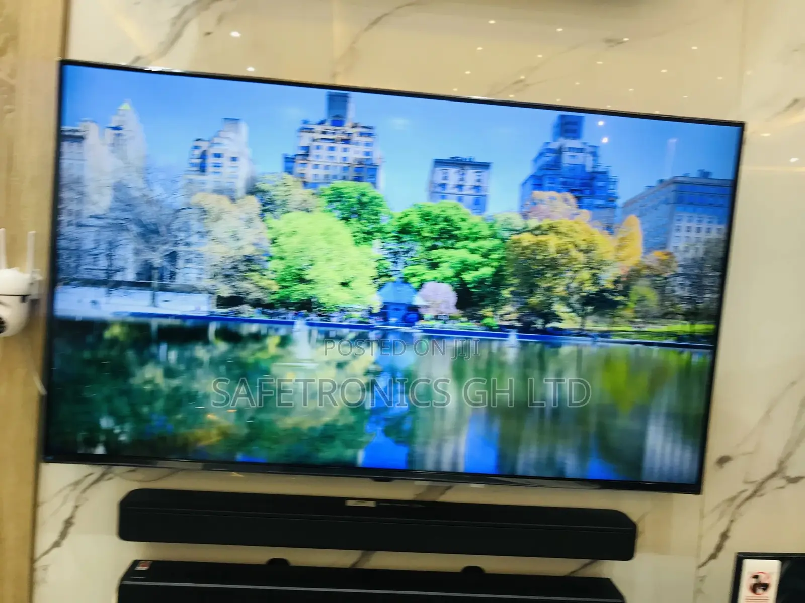 Samsung UHD Crystal Smart T5300 32 Inches Glossy LED Tv 