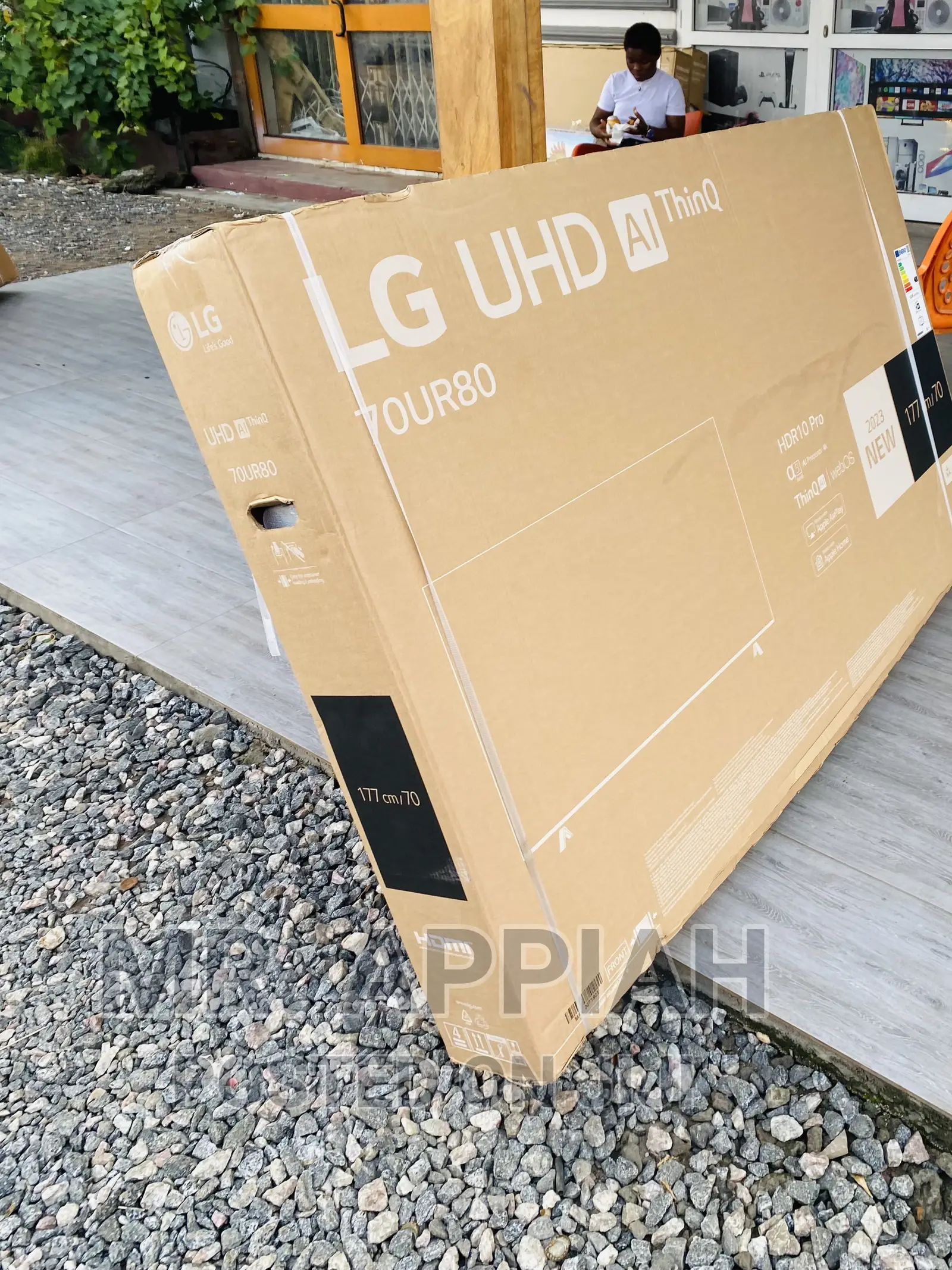 Quality Yet Affordable LG 70 Inch Uhd Smart LED Tv(Black).