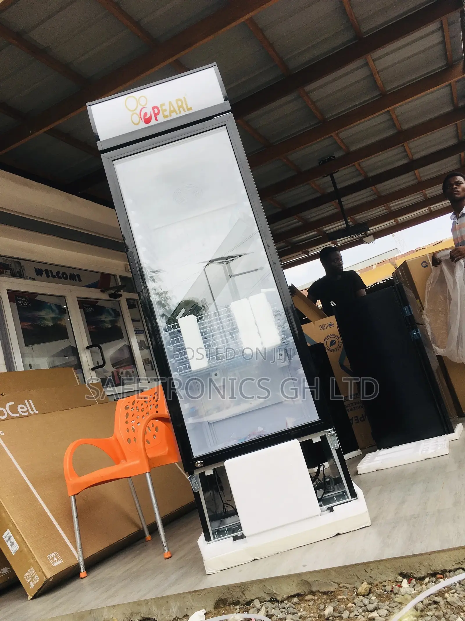 Singledoor Pearl Display PVC-424 Reliable Fridge 