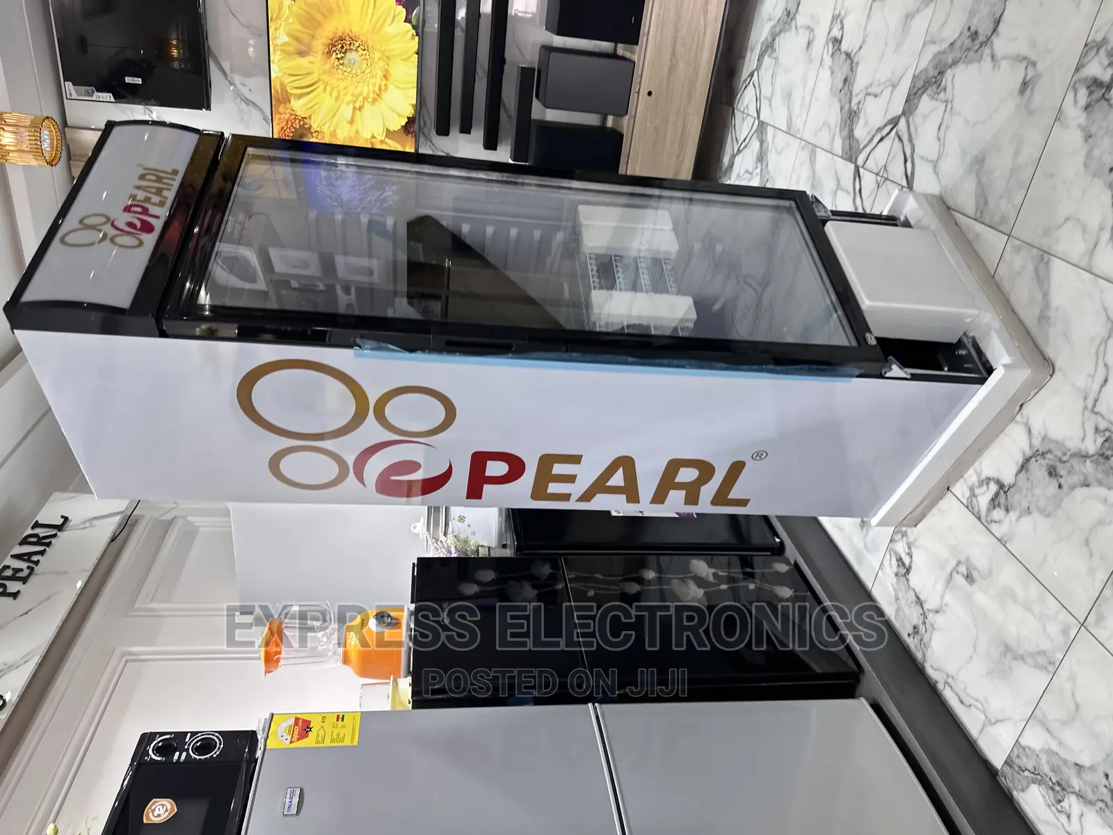 Grab a Deal With Pearl Display Single Door PVC 424-2b