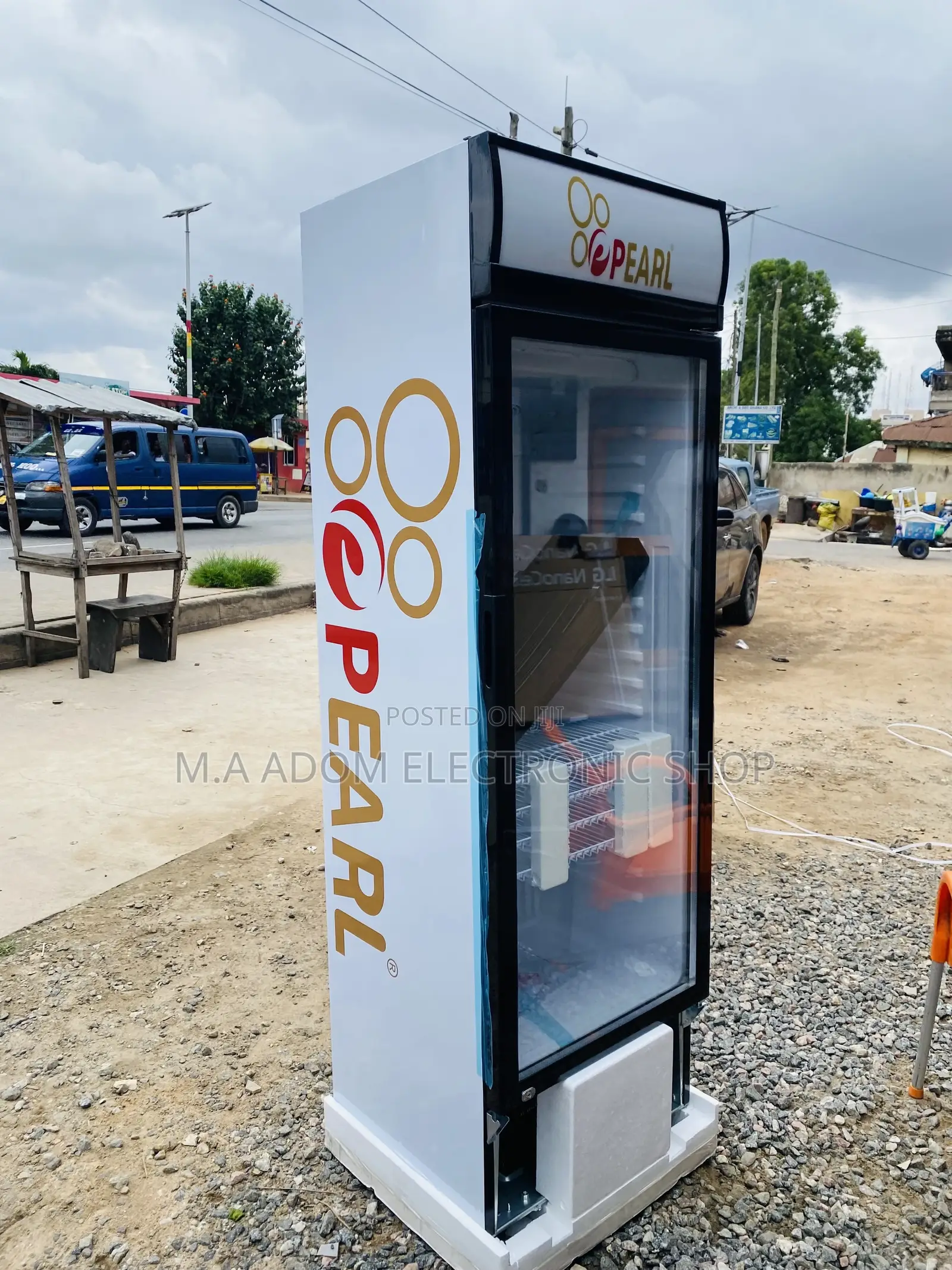 Extremely Chilling Pearl 400L Display Fridge PVC 424-2b 
