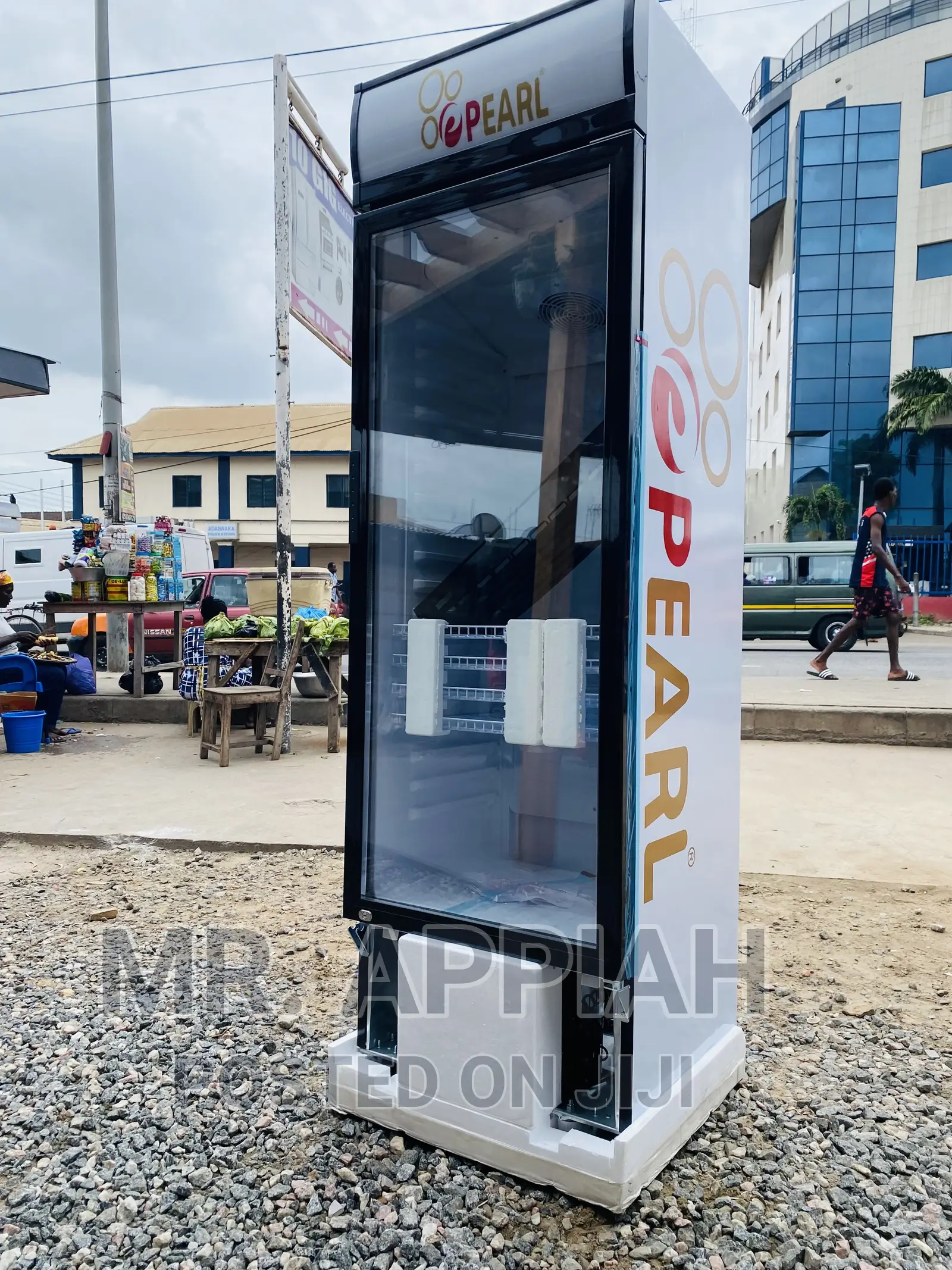 Energy and Cost Saving Pearl Display Refrigerator;White) 