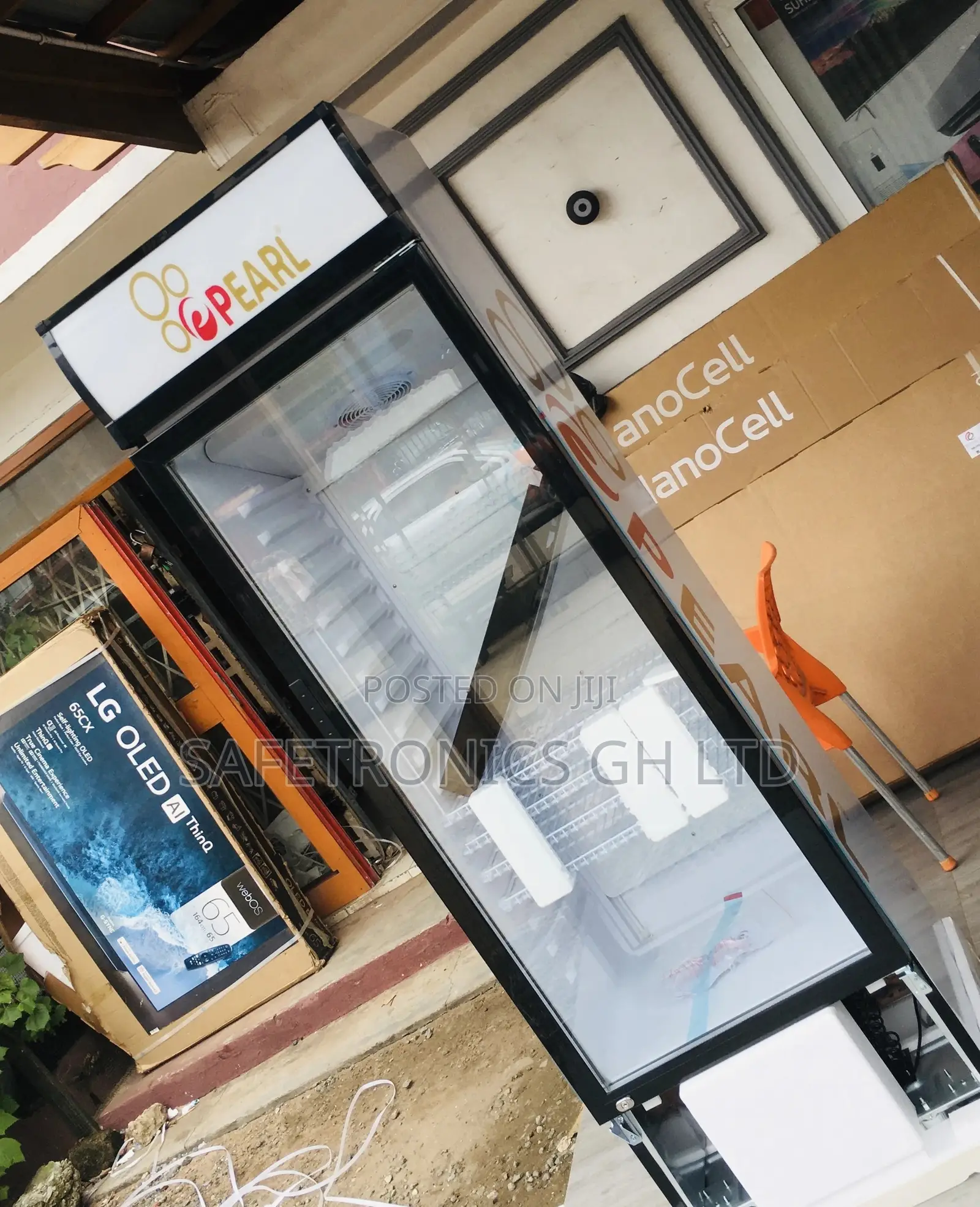 Neatly Boxed PVC-424 Singledoor Display Pearl Fridge 
