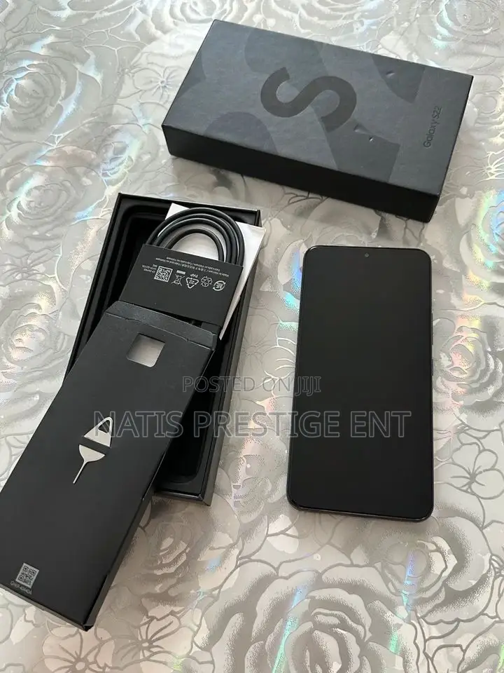 New Samsung Galaxy S22 5G 256 GB Black