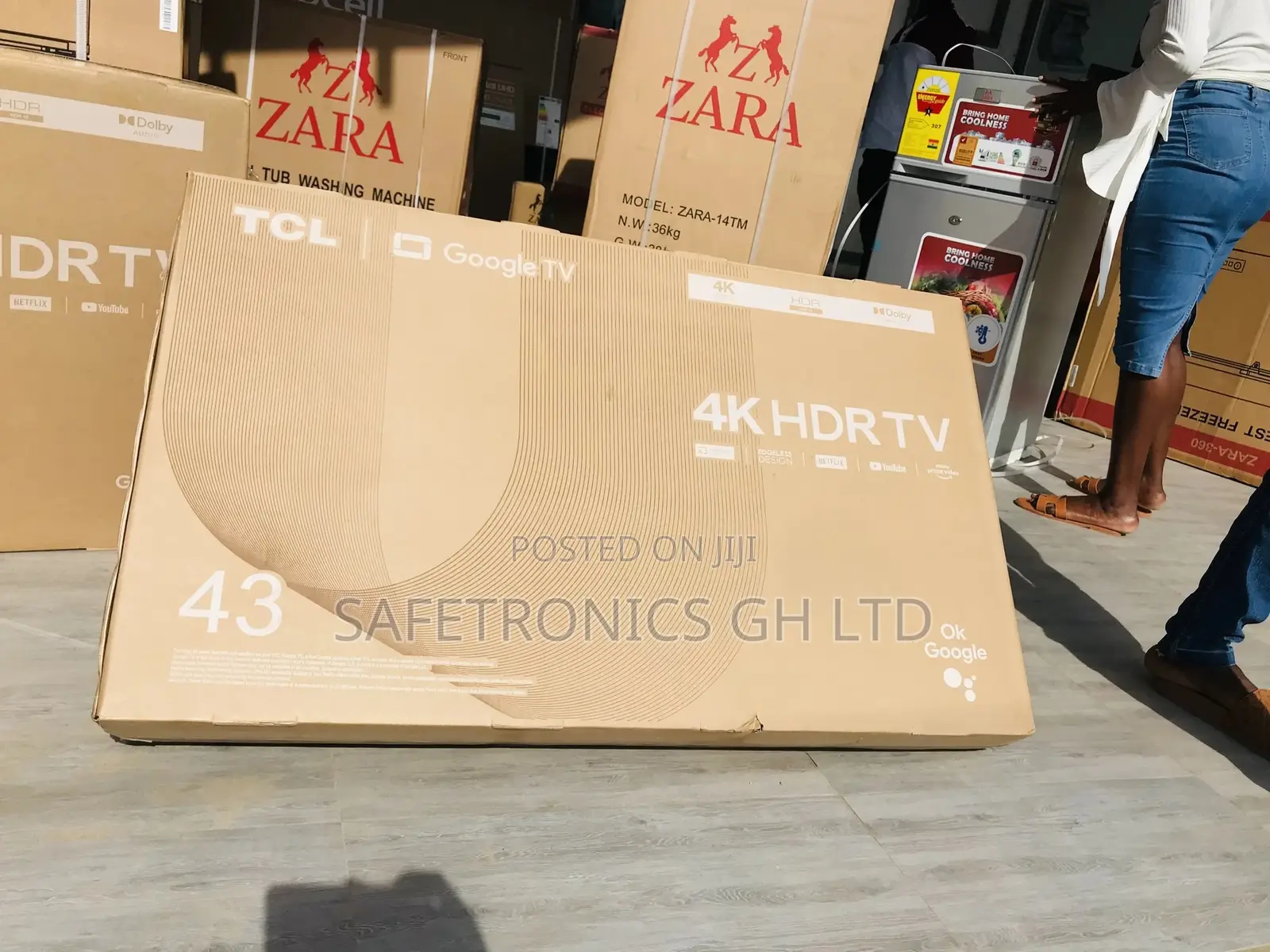 Glossy LED TCL S5400  43 Inches UHD  HDR Tv