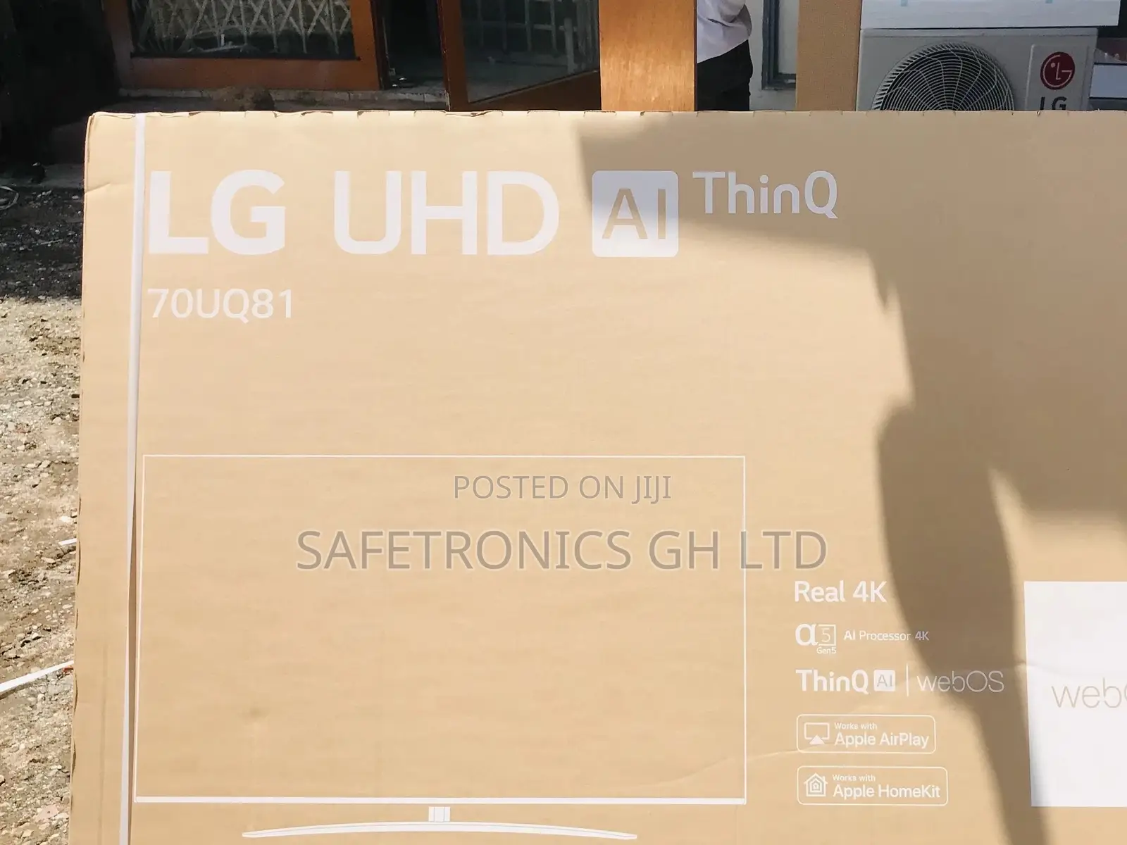 Smart LED UHD LG 70 Inches UQ81 Black Electric  Tv
