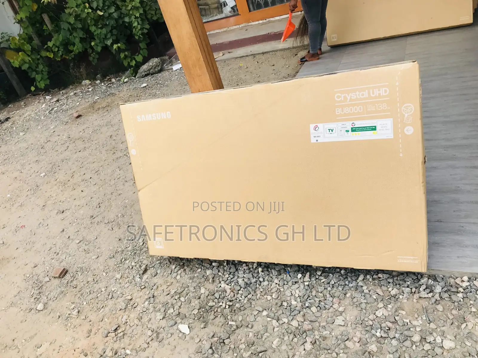 Black 55 Inches Glossy Led Samsung Smart Uhd Crystal Tv