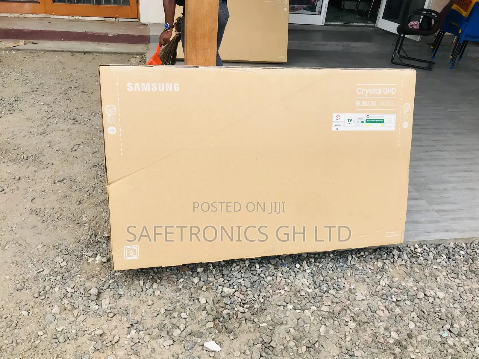 Black 55 Inches Glossy Led Samsung Smart Uhd Crystal Tv