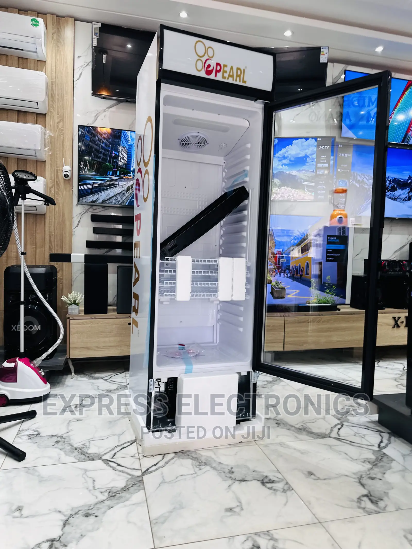 Stay Visible With Pearl Displayfridge PVC 424-2b Single Door