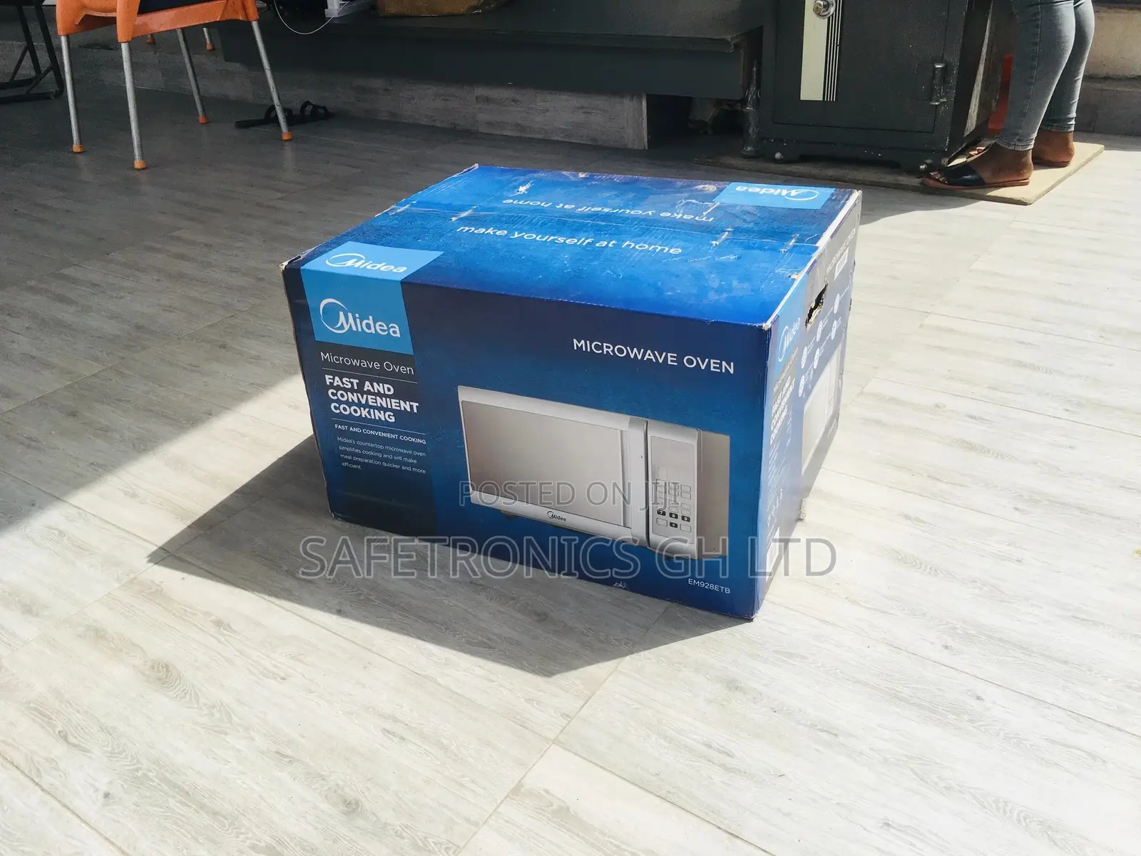 Microwave Midea 28 Liters EM928ETB Countertop