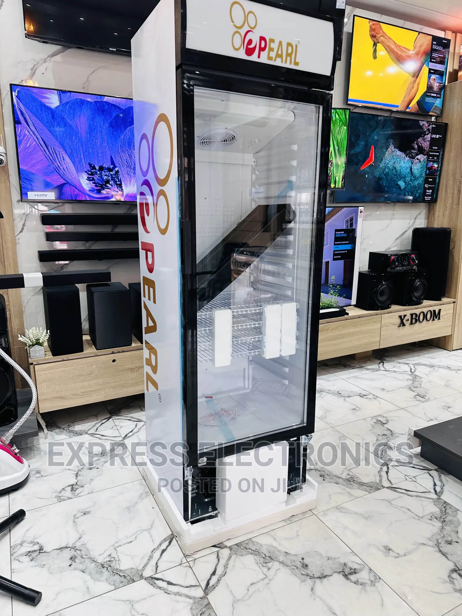 Spectacular Design PVC 424 —Pearl Display Fridge