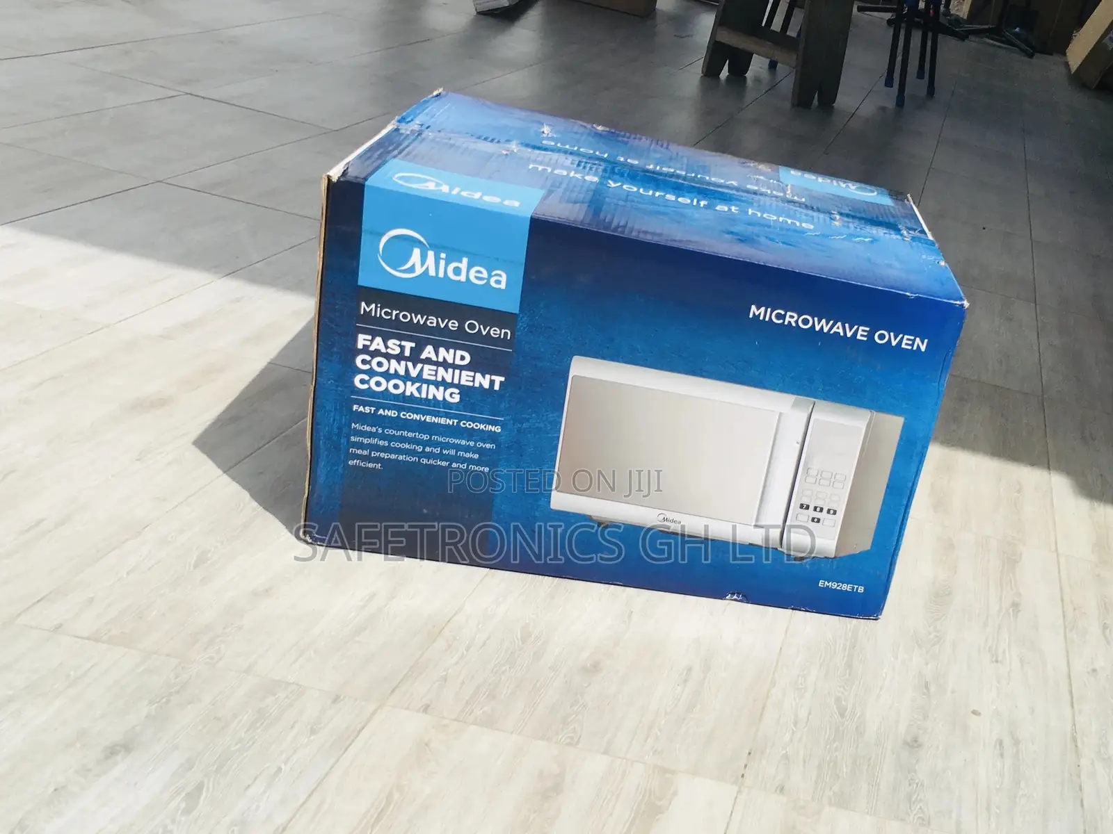 Electric 28 Liters Midea Countertop EM928ETB Microwave Gray