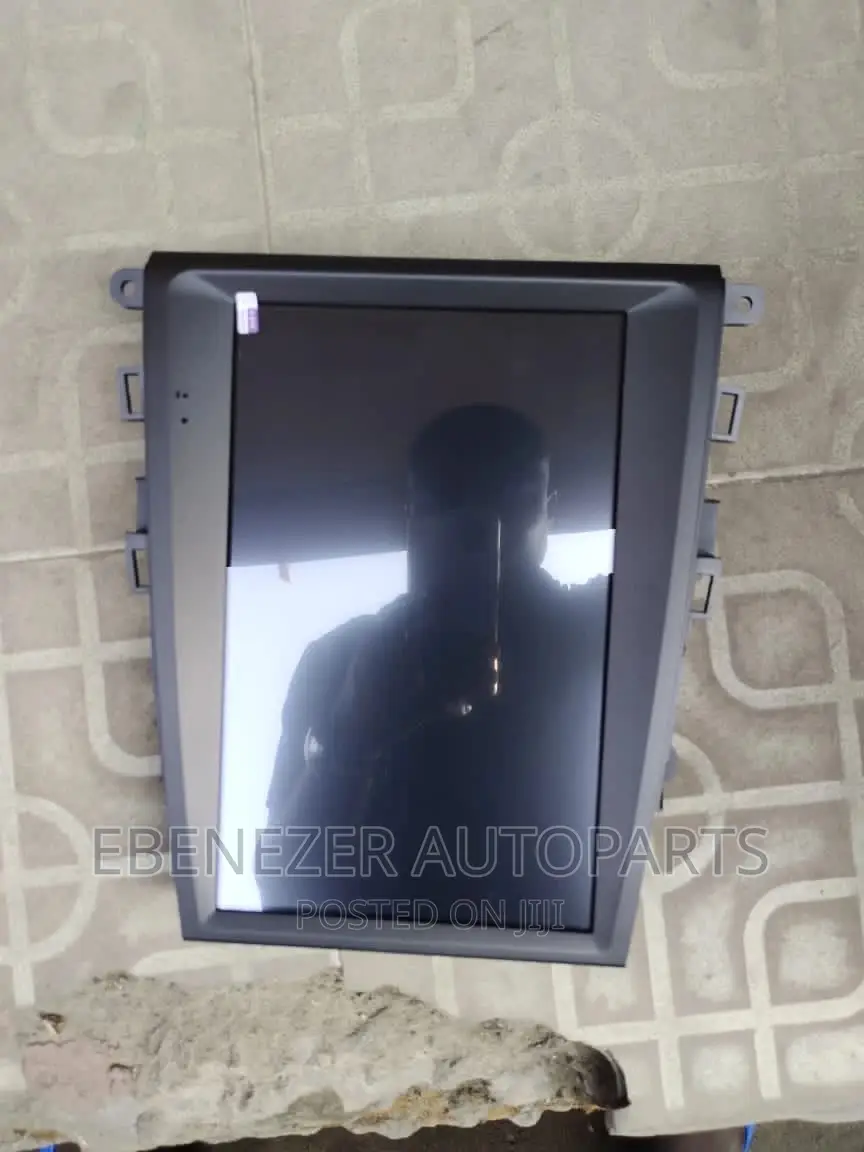 Ford Fusion Tesla Android Tape