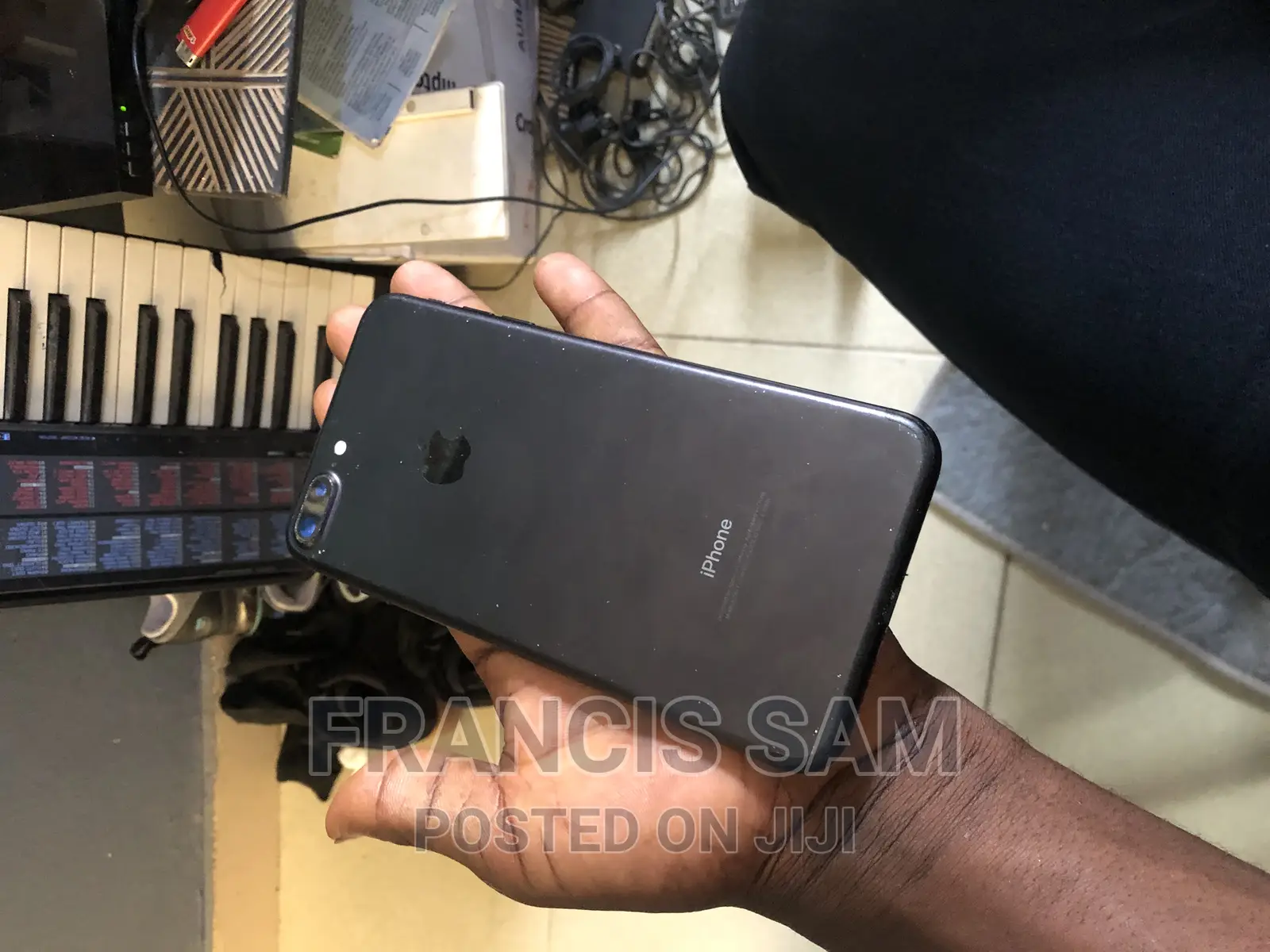 New Apple iPhone 7 Plus 128 GB Black