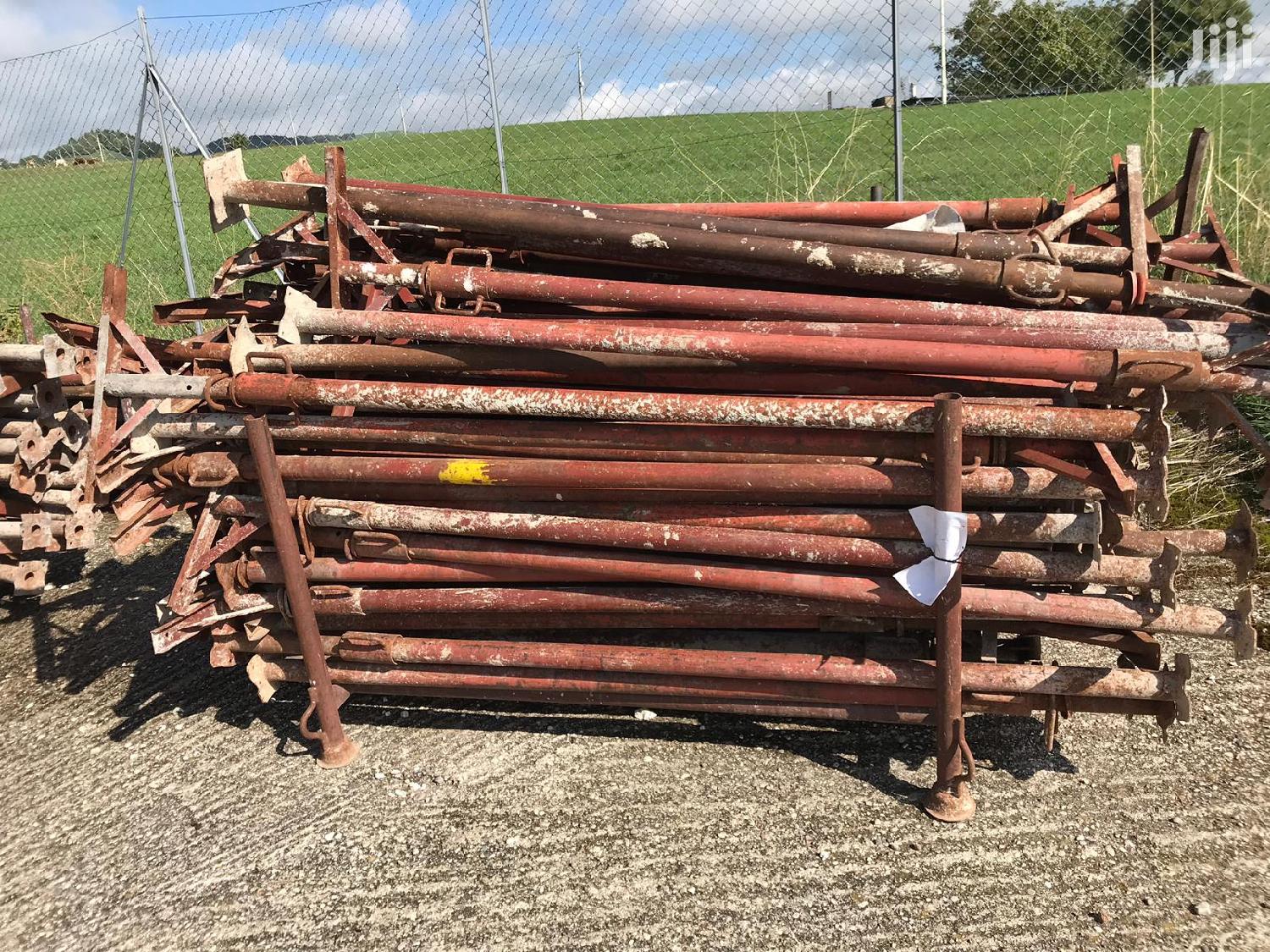 Props/Yellowboards/Pillars/Scaffolds/Formwork/Gutter/